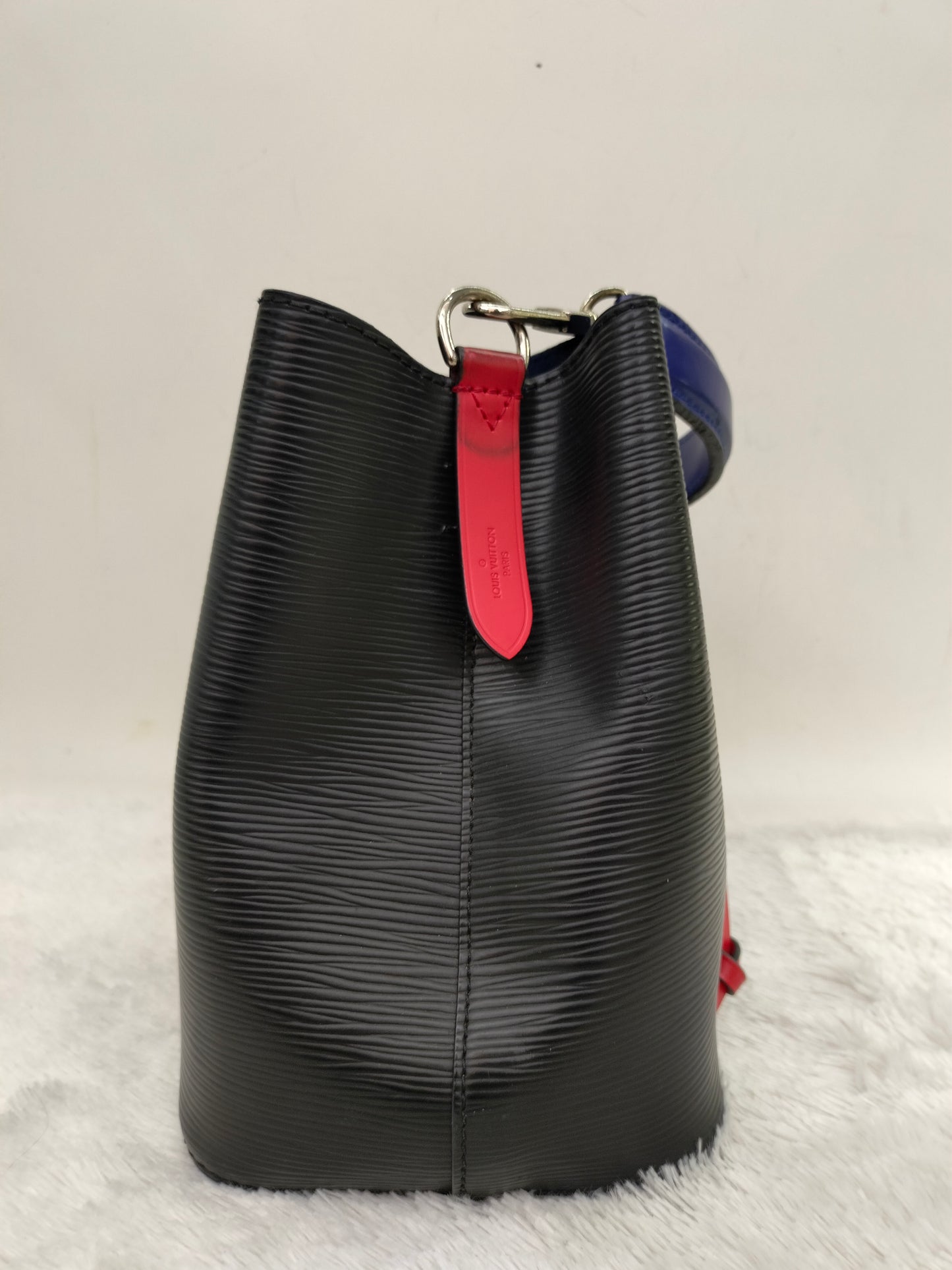 LV Neo Noe BB Epi Black Red Blue Safran 2019