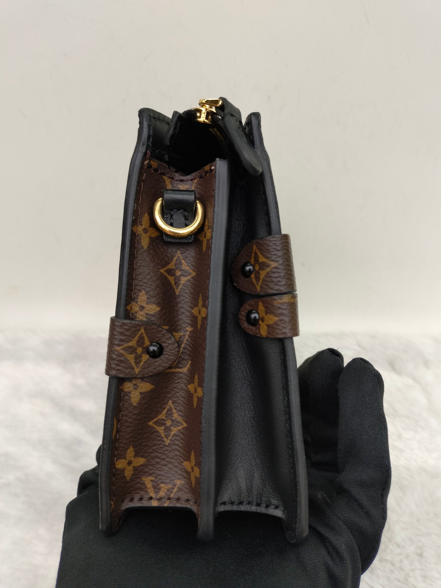 LV Trunk Clutch Monogram Reverse 2018
