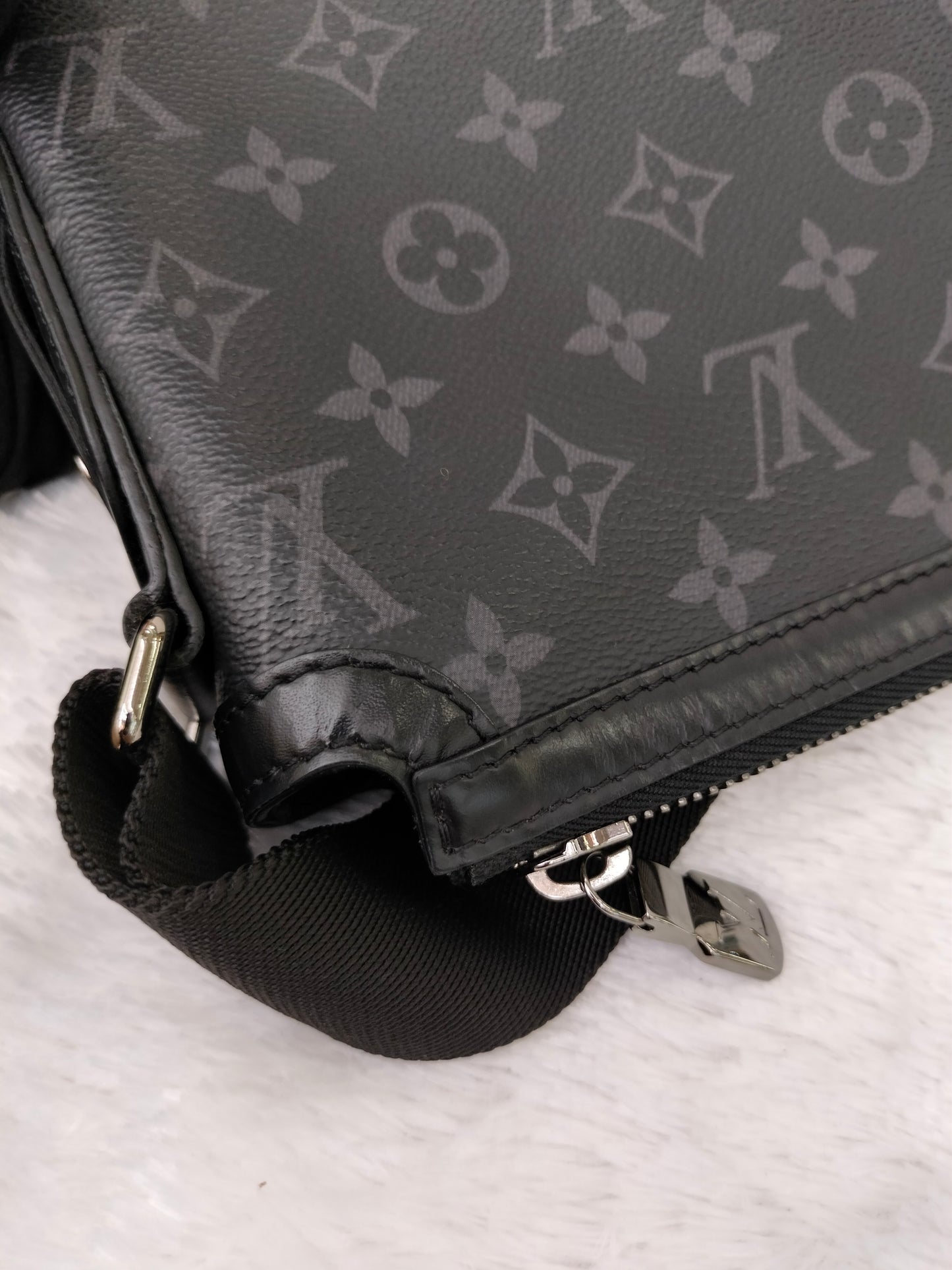 LV Odyssey PM Messenger Monogram Eclipse Noir 2018