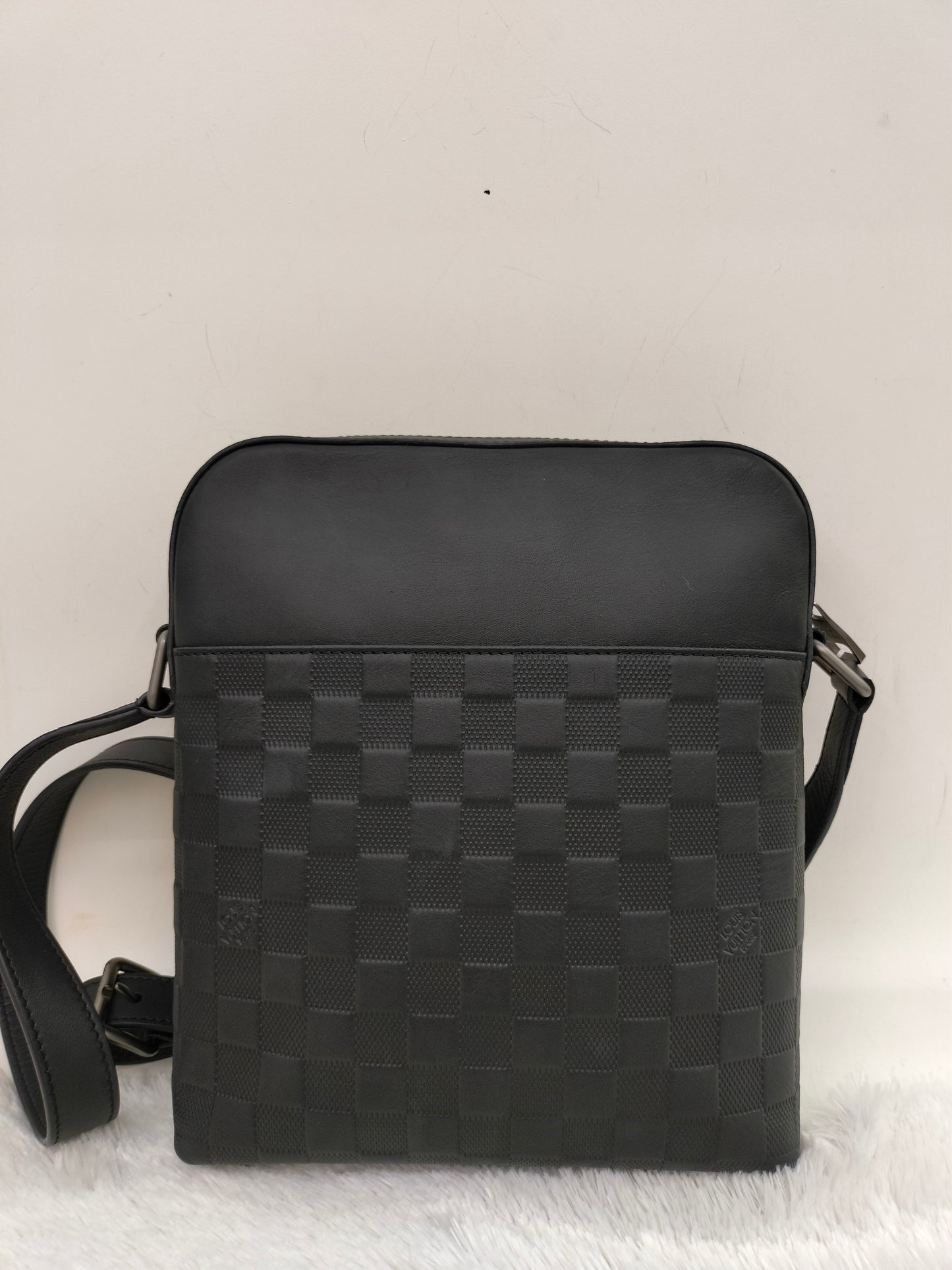 LV District Onyx Damier Infini Black 2017