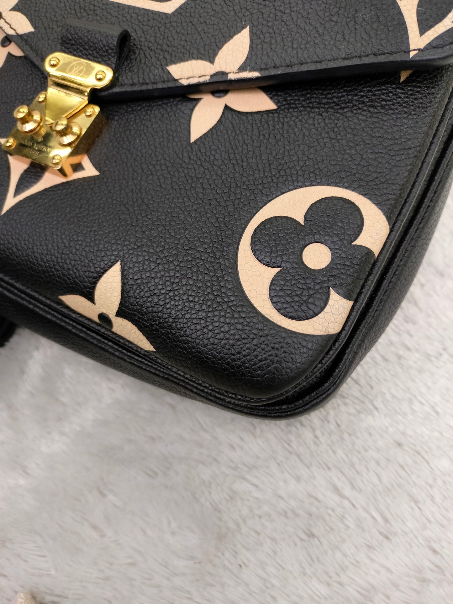 LV Metis Empreinte Noir Creme (CHIP)