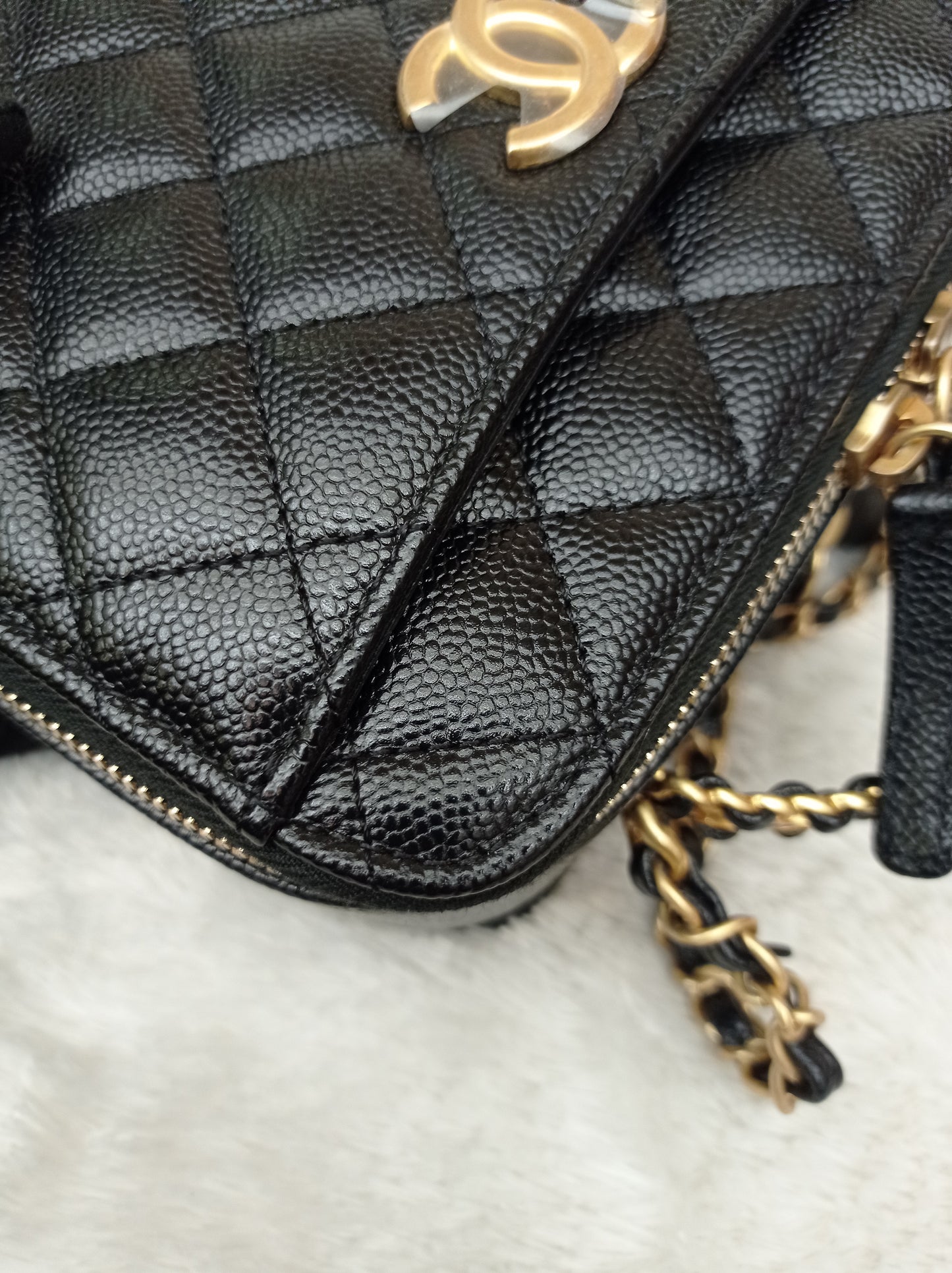 *Neverbeen Used* Chanel Pick Me Up Vanity Case Small Caviar Black GHW (CHIP)