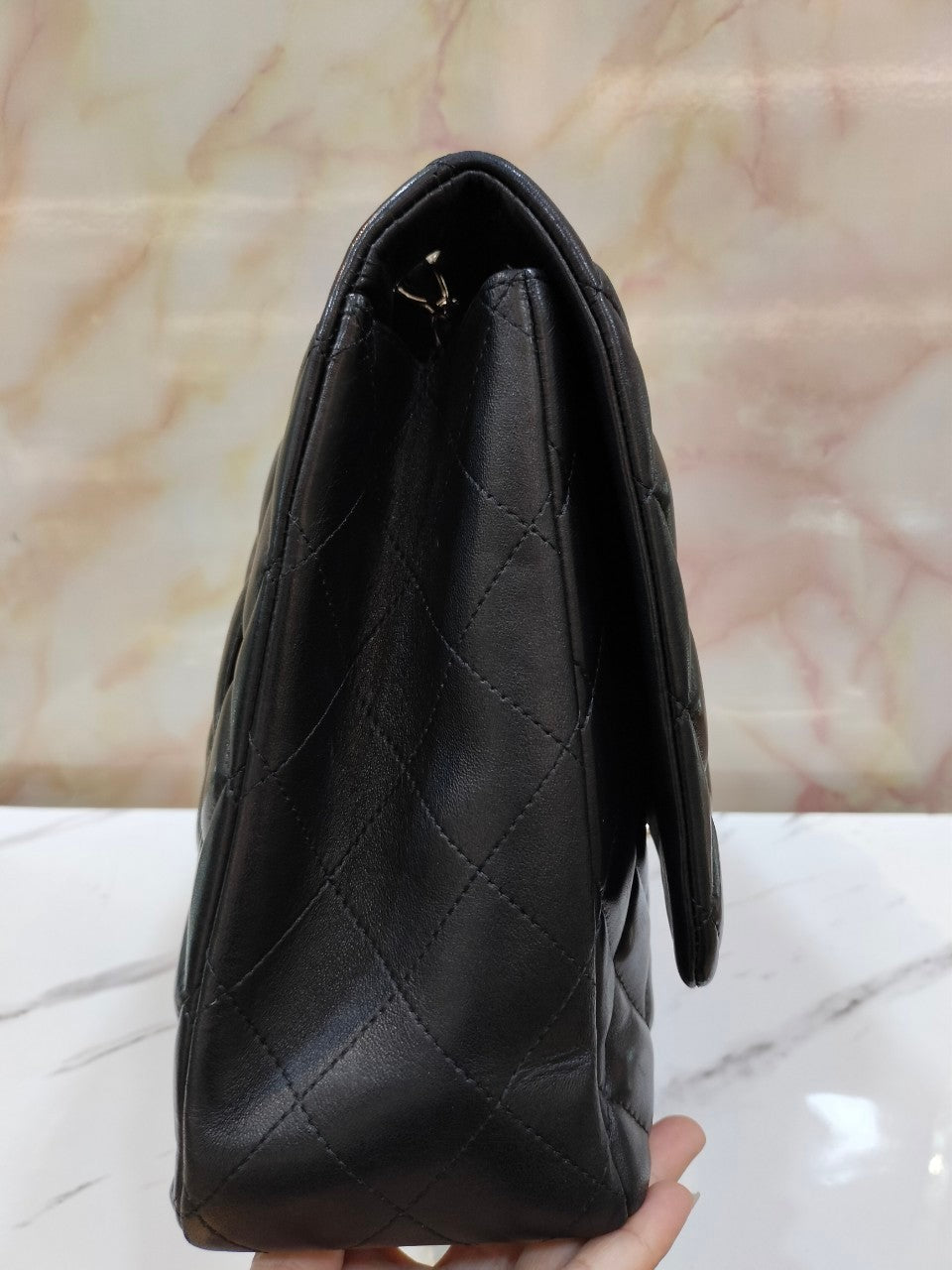 Chanel Classic Maxi Black Lamb SHW#13 Size 33x23x10cm