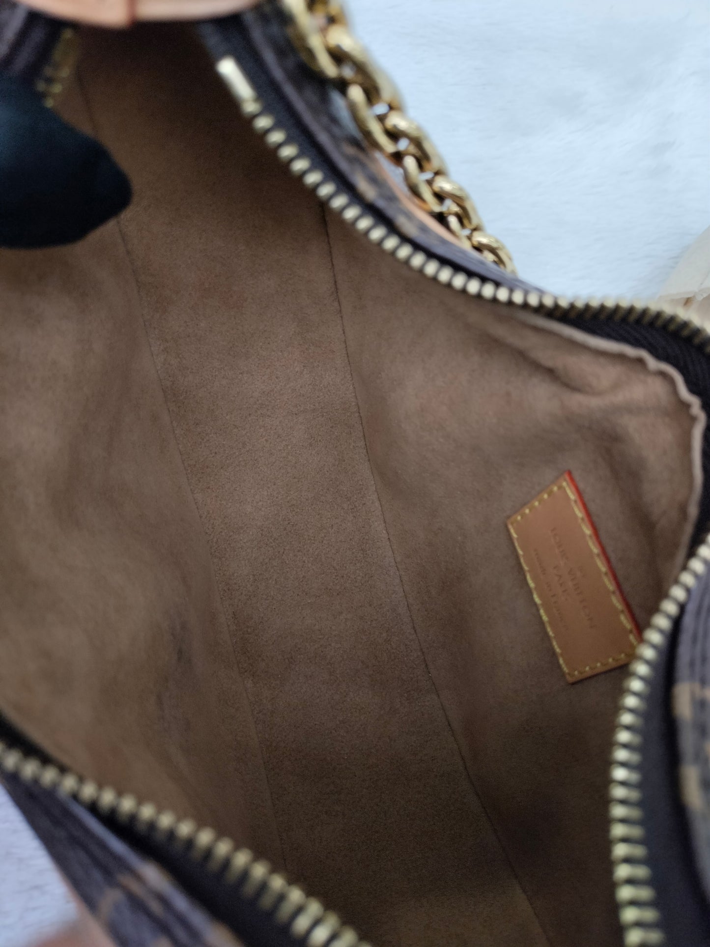 LV Loop Monogram (CHIP)