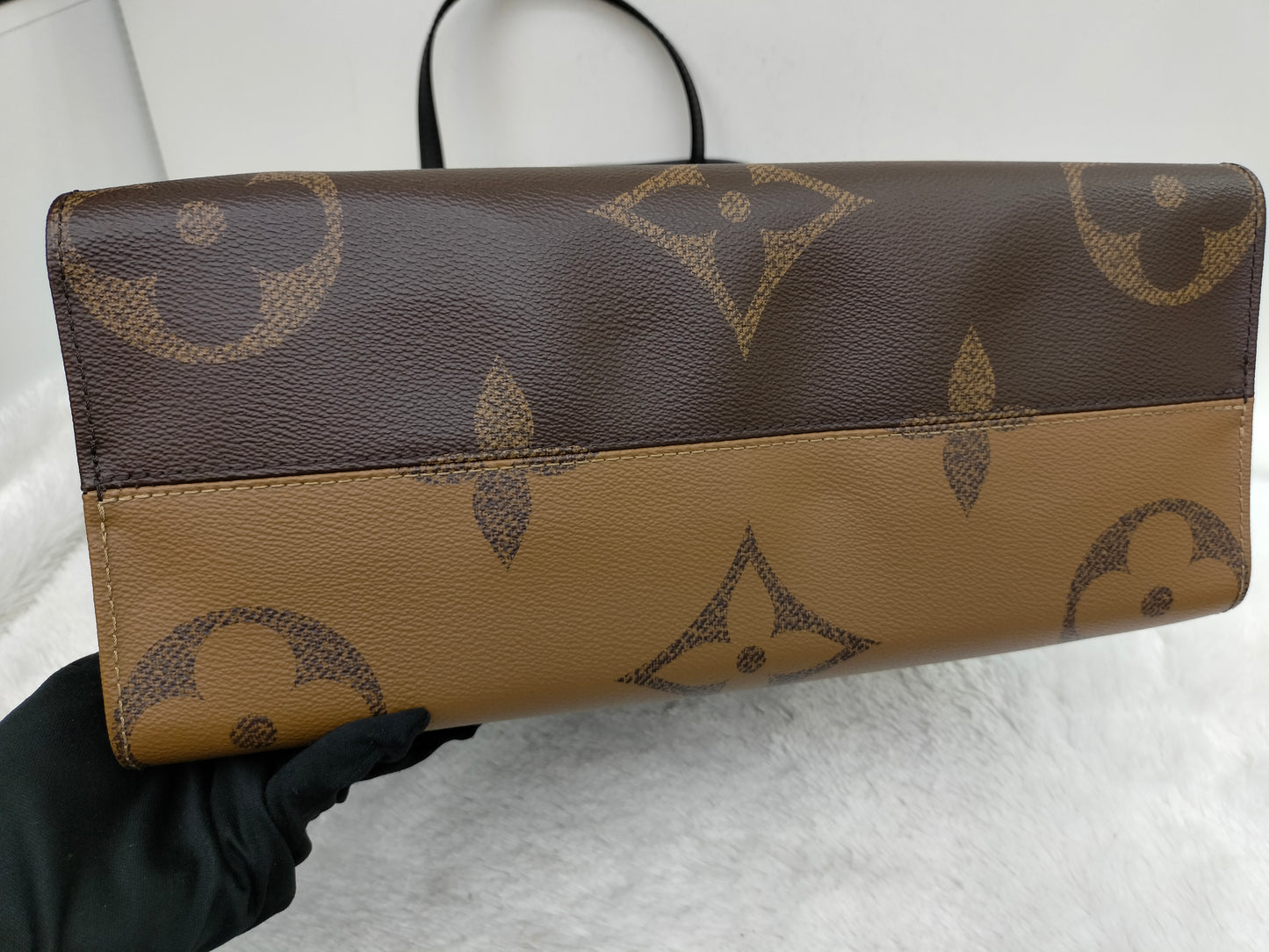 LV OTG MM Monogram Reverse Giant (CHIP)