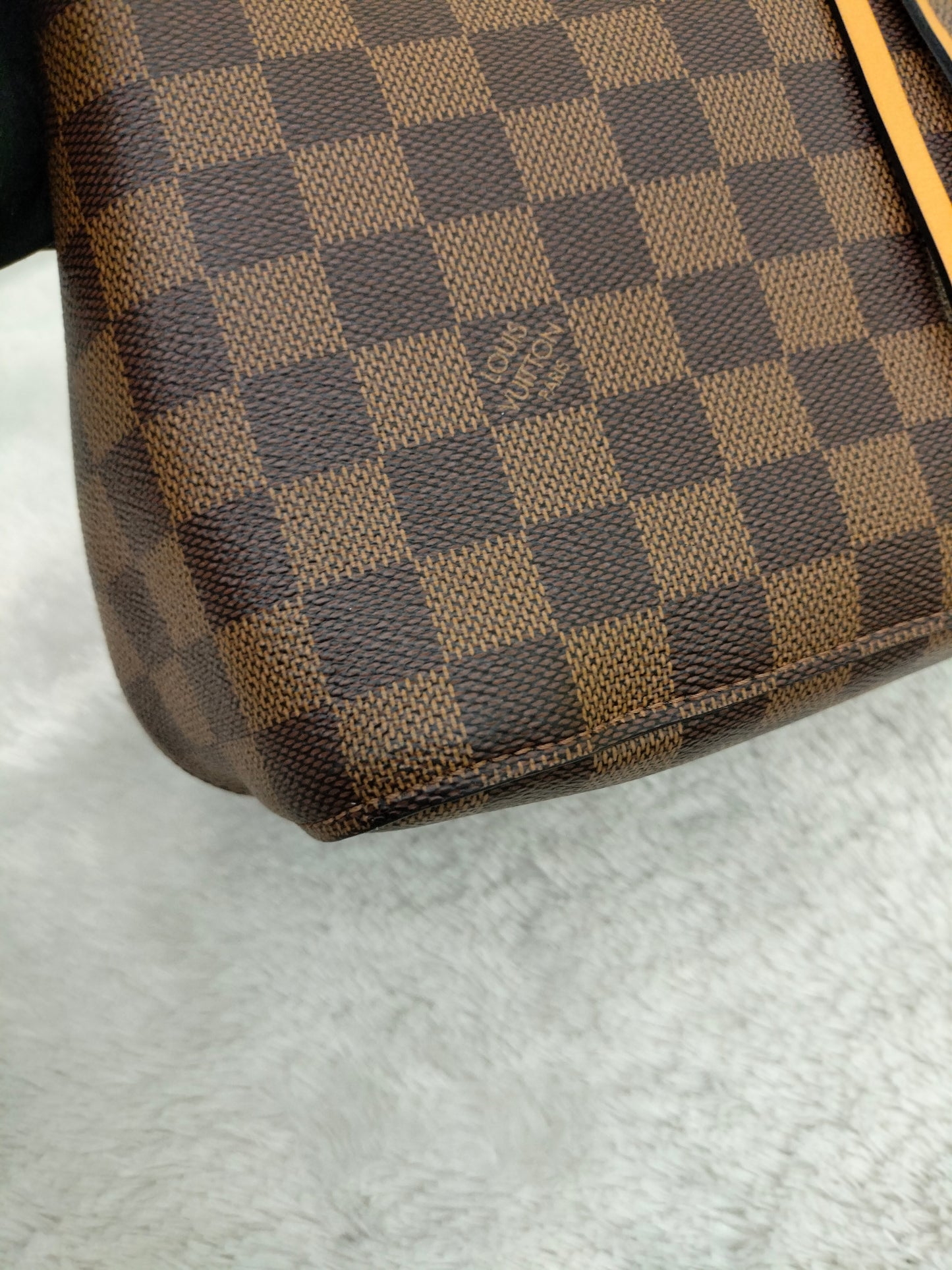 LV Neo Noe MM Damier Safran (CHIP)