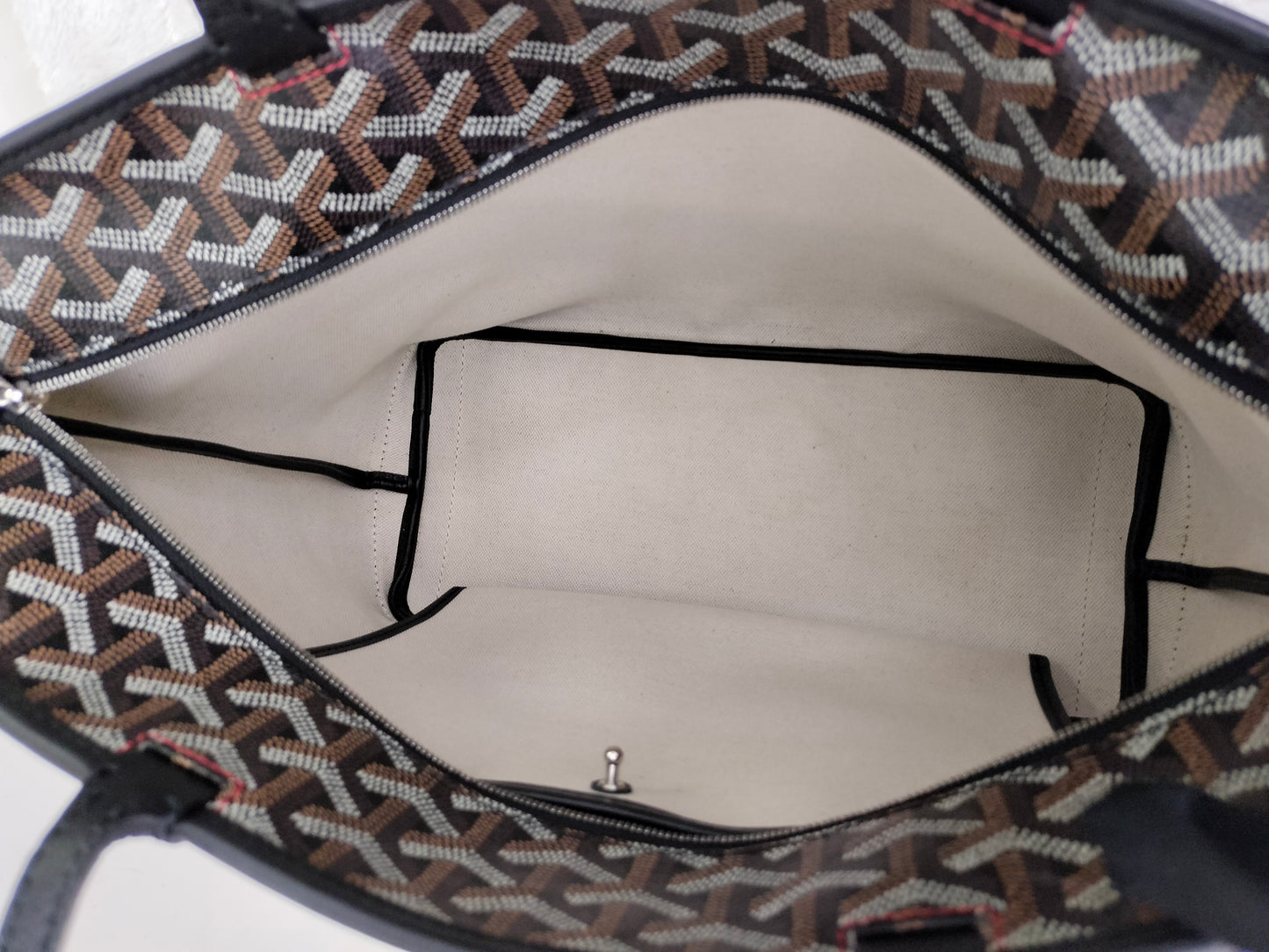 *Excellent Condition* Goyard Artois PM Noir 2024