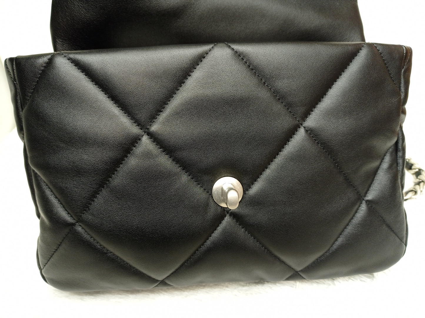 *Neverbeen Used* Chanel C19 Large Black (CHIP)