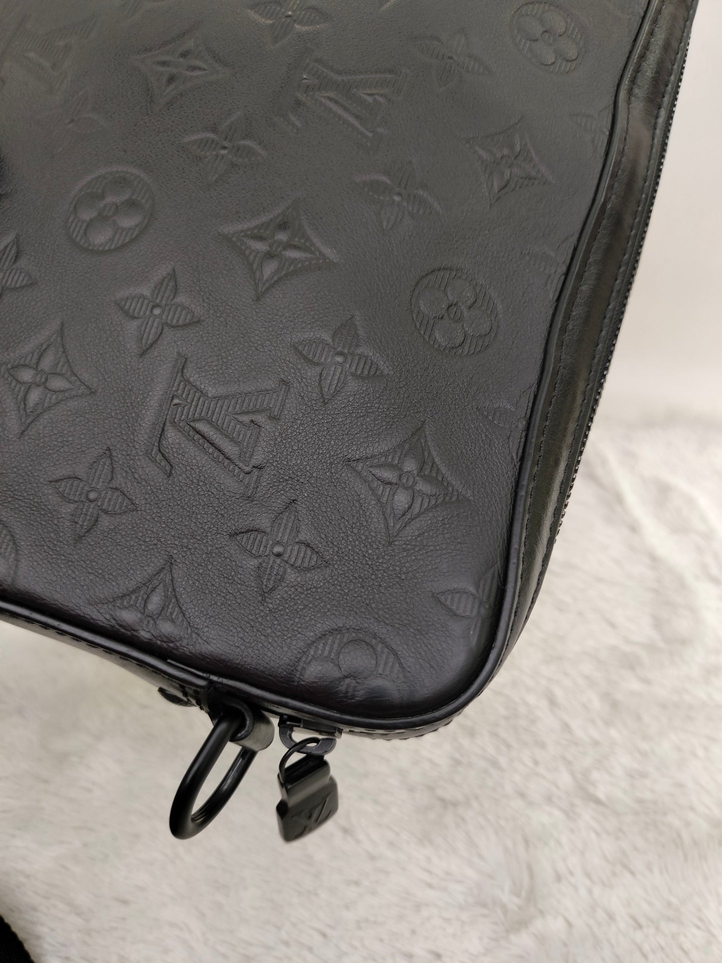 LV Duo Messenger Monogram Shadow Noir (CHIP)