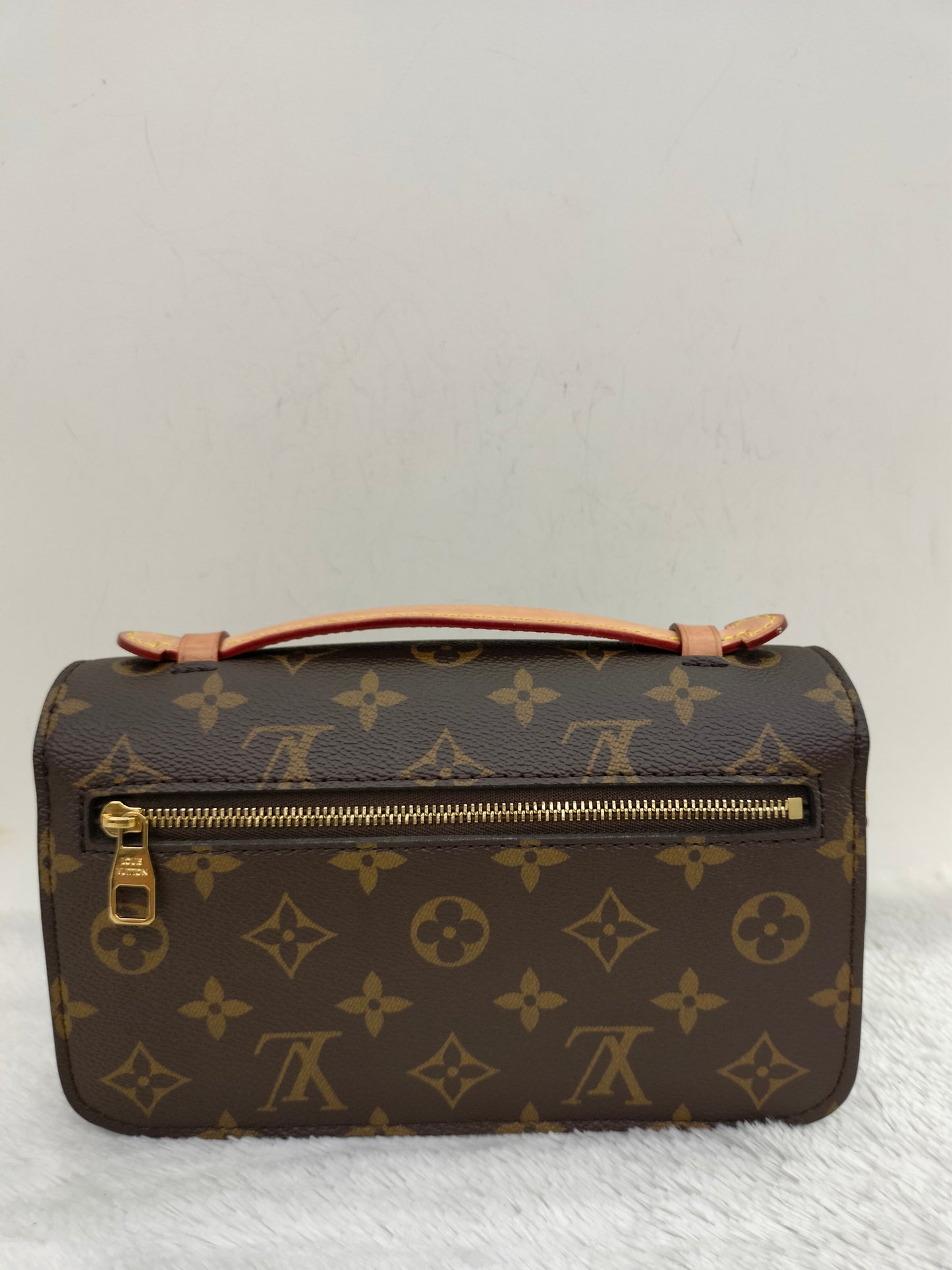 LV Pochette Metis East West Monogram 2023 (CHIP)