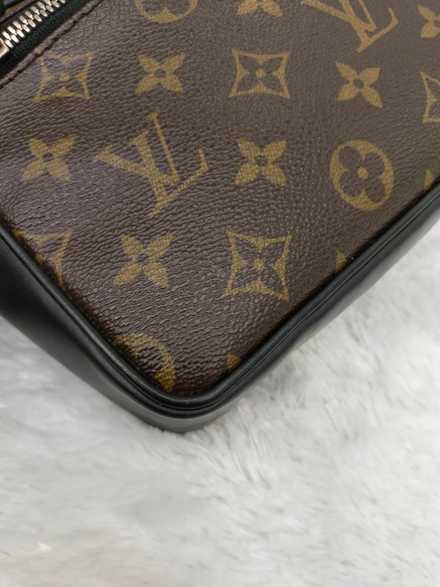 LV Kasai Monogram Macassar 2018