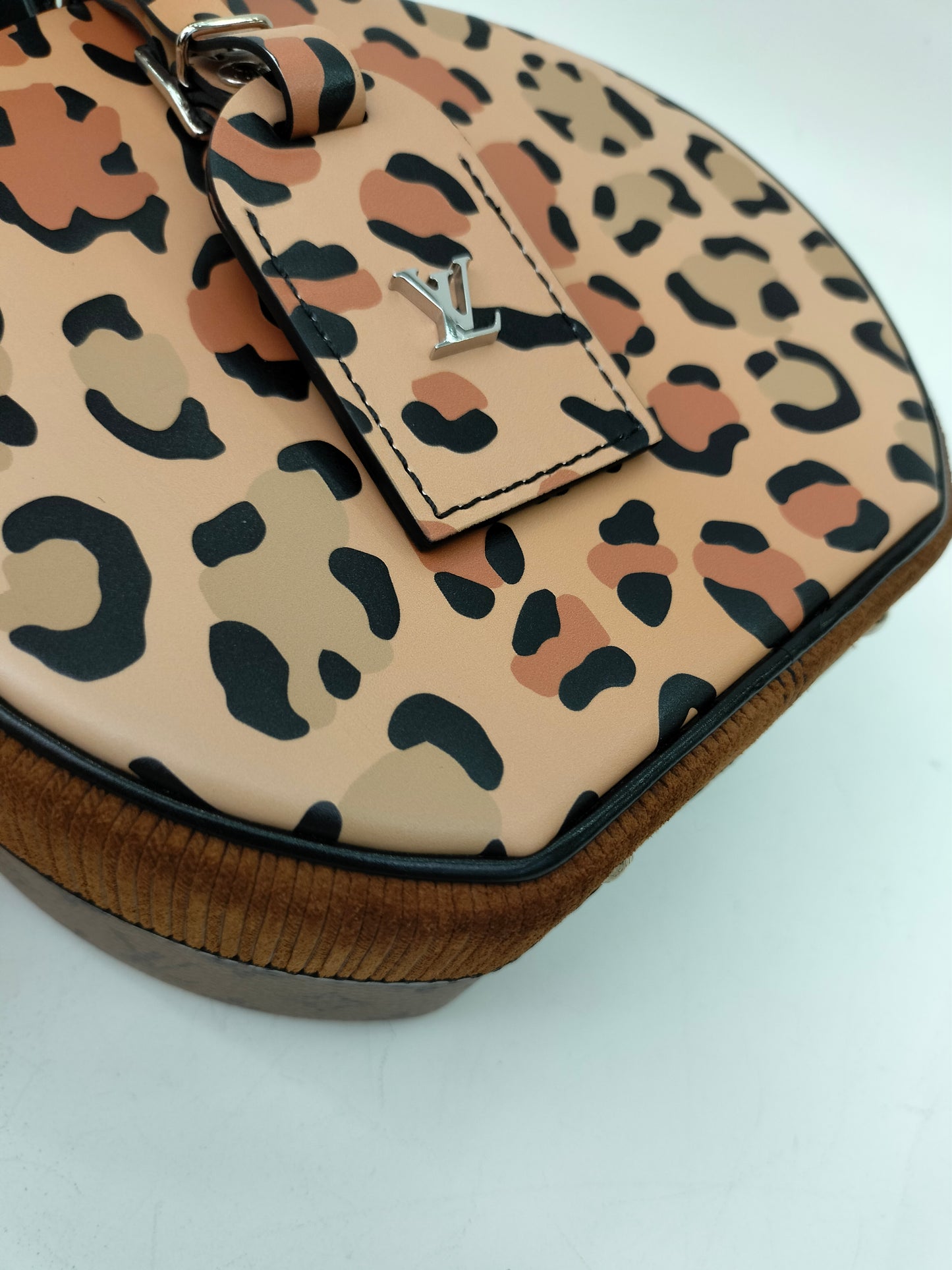 LV Petite Boite Chapeau Leopard Monogram Reverse 2018
