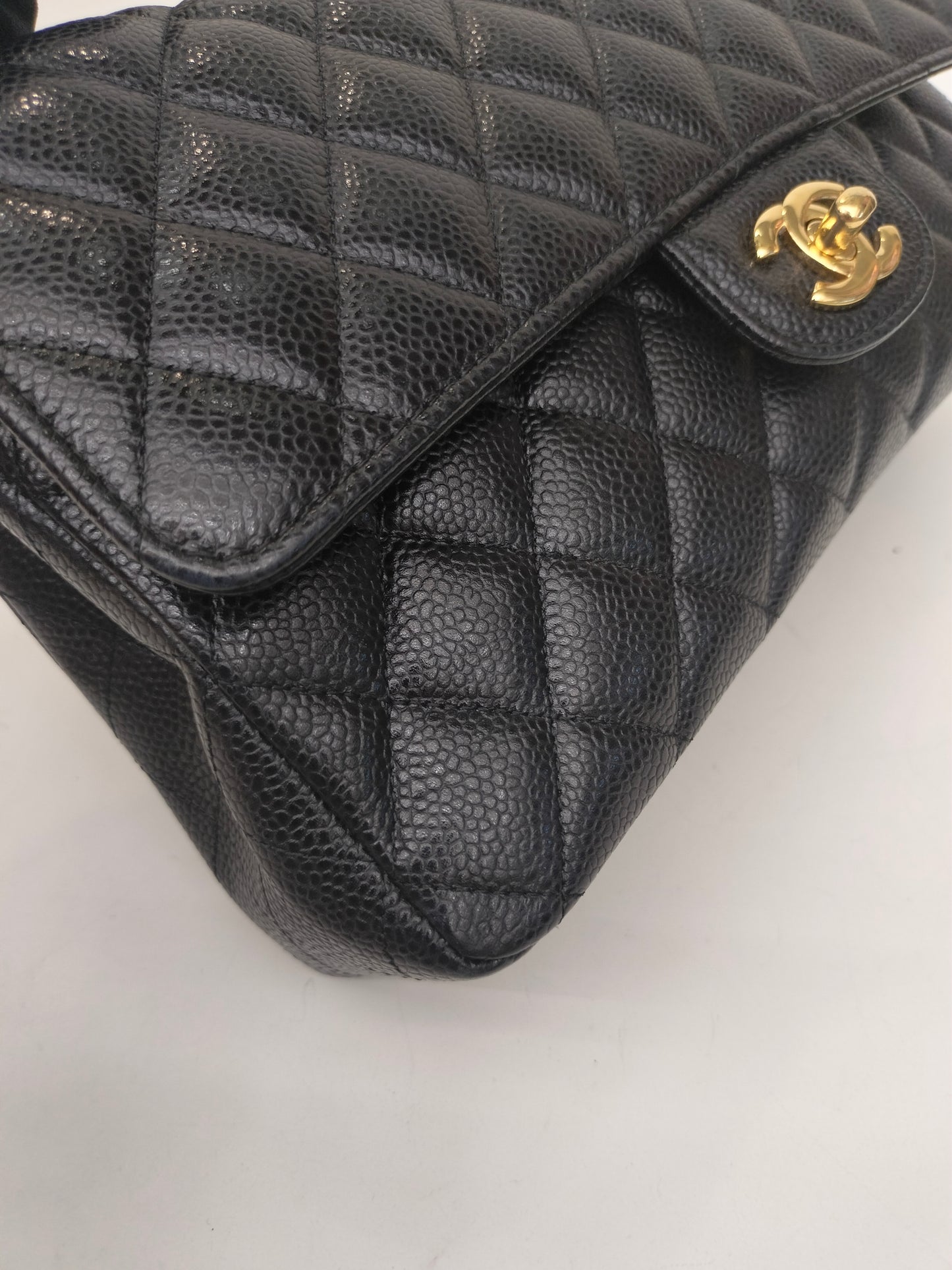 Chanel Medium Caviar Black GHW DF #24