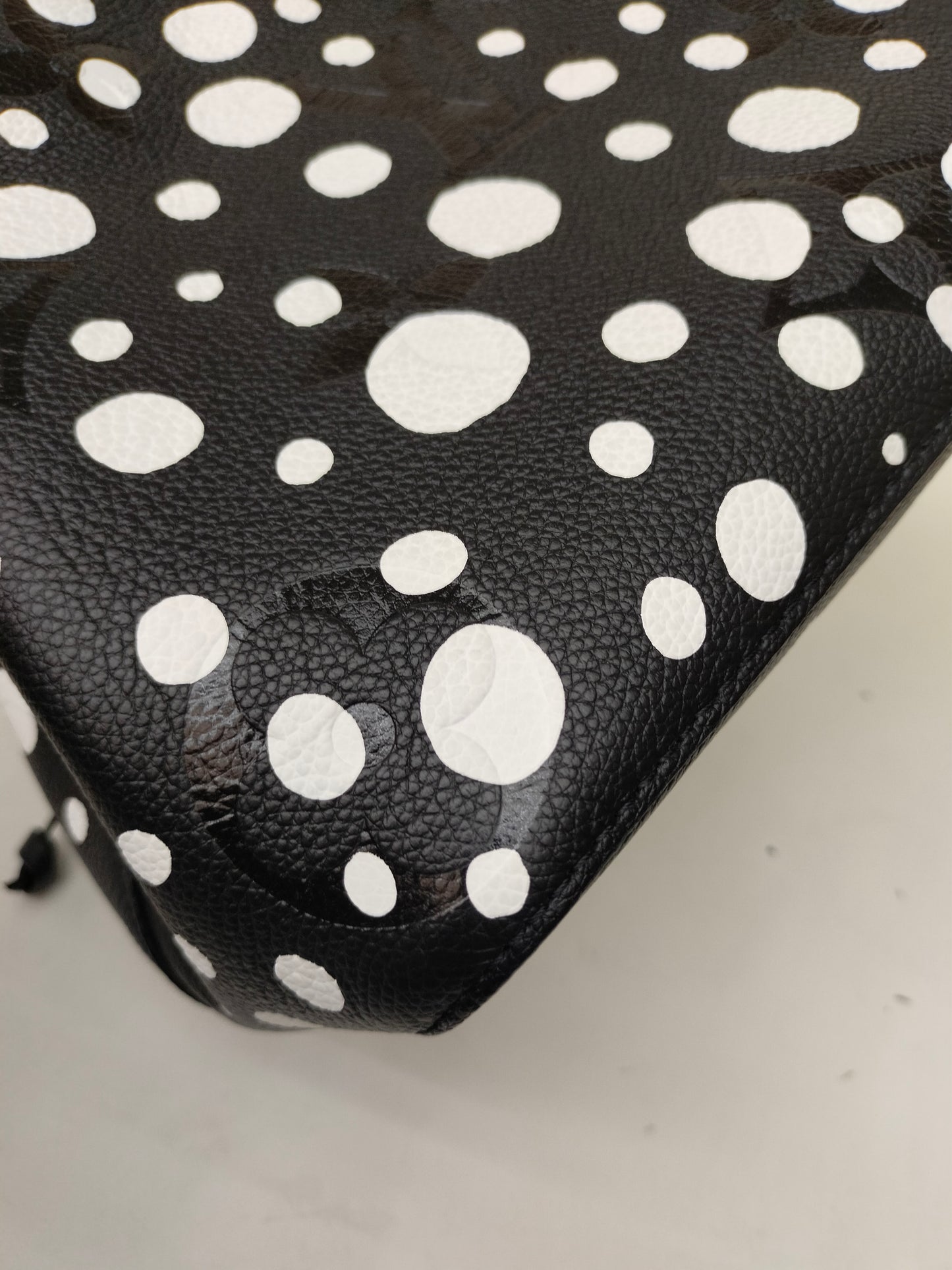 *NEW* LV Neo Noe X Yayoi Kusama Infinity Polkadot Black White (CHIP)
