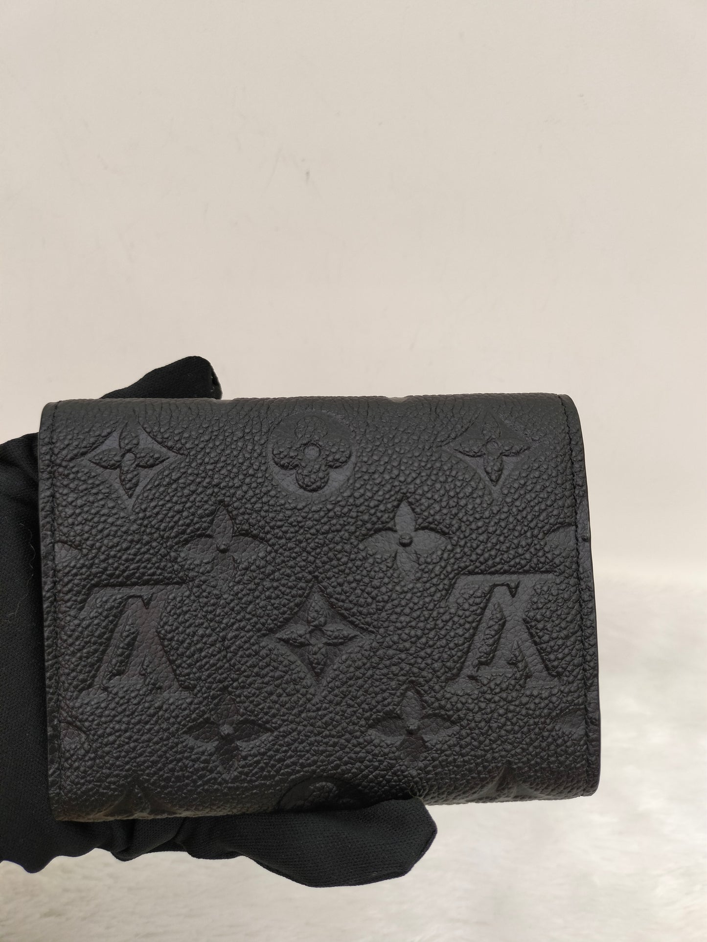 LV Portefeuille Victorine Monogram Empreinte Noir 2025 (CHIP)