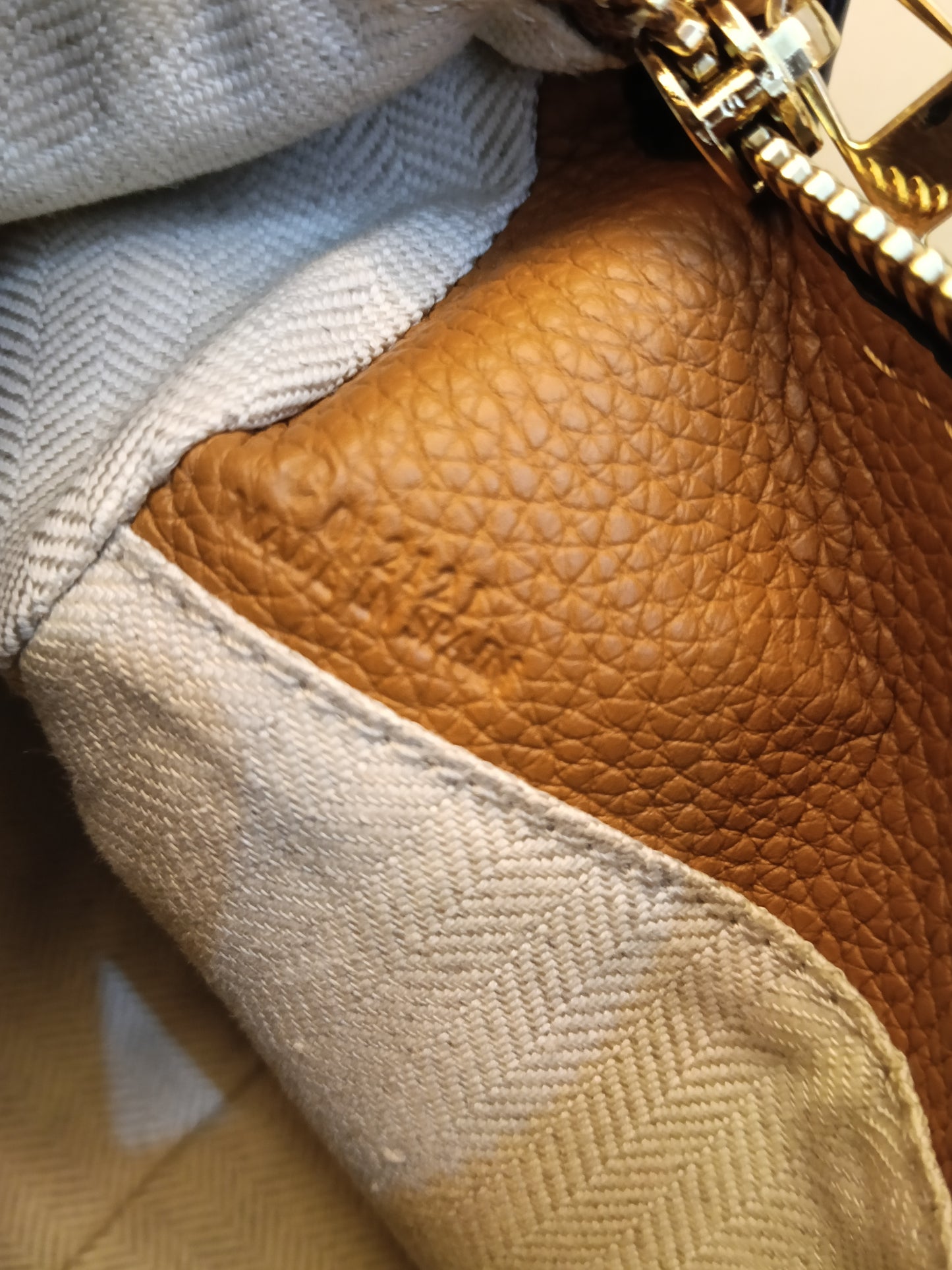 Loewe Puzzle Small Grained Caramel GHW 2021