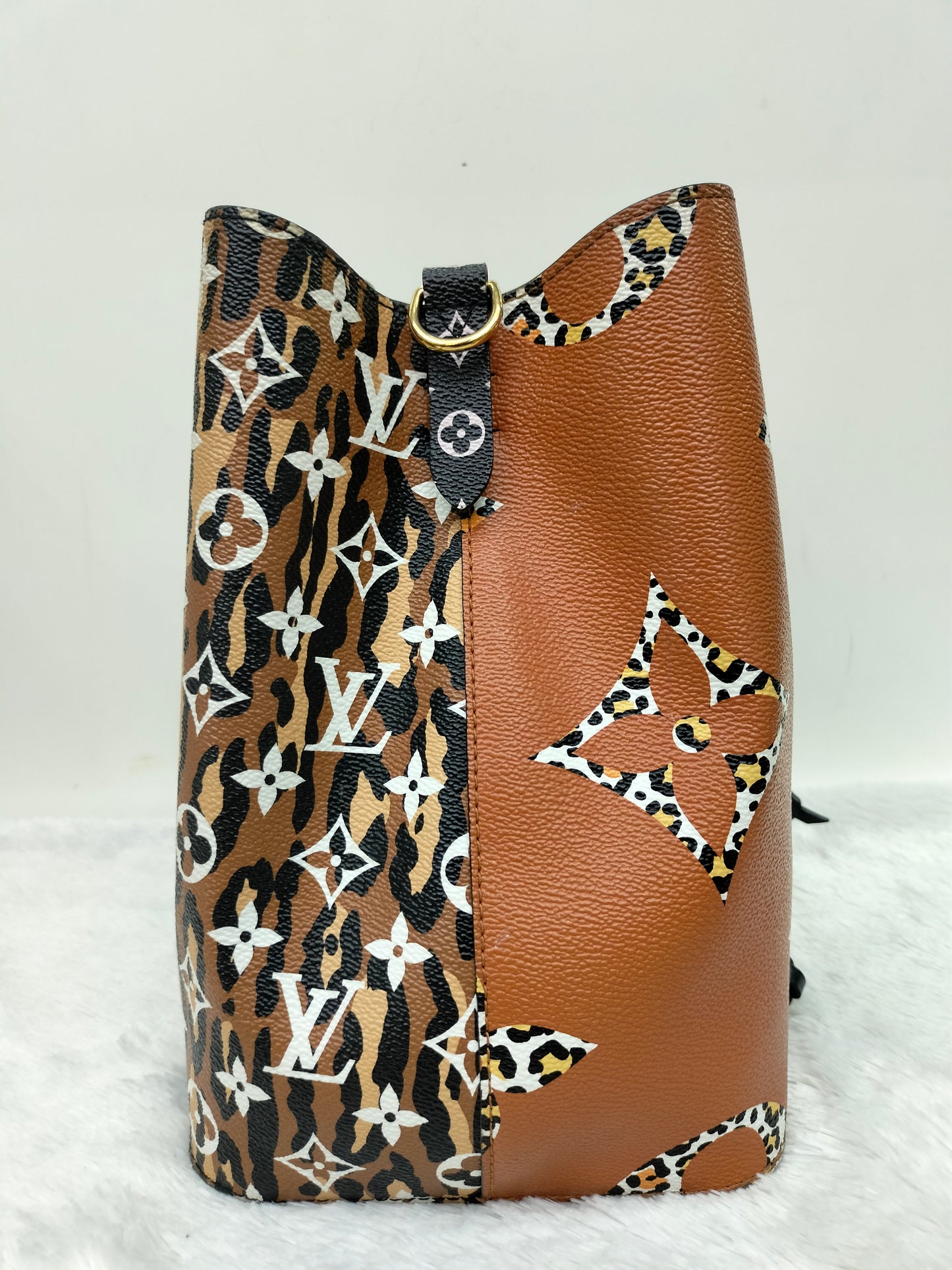 LV Neo Noe Monogram Giant Jungle Leopard Caramel 2019