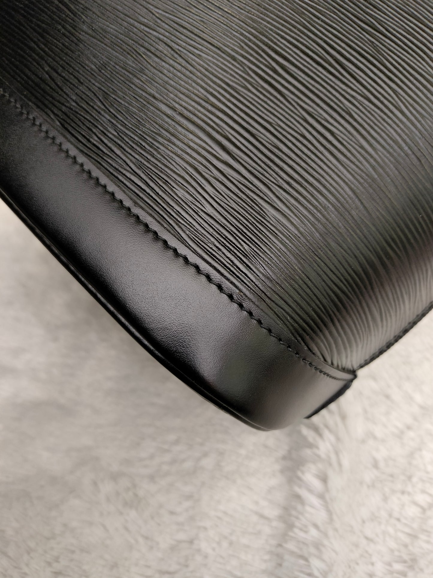 LV Alma PM Epi Black Vintage