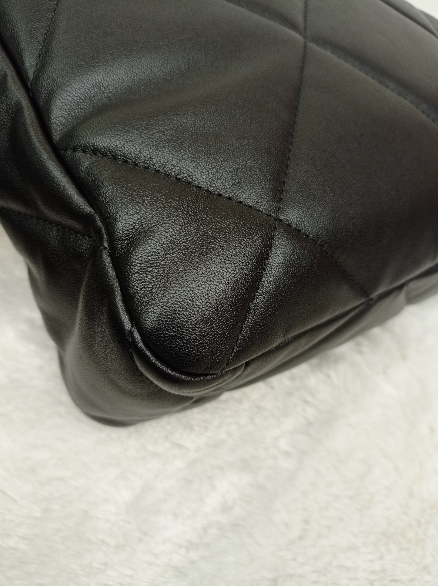 *Neverbeen Used* Chanel C19 Large Black (CHIP)