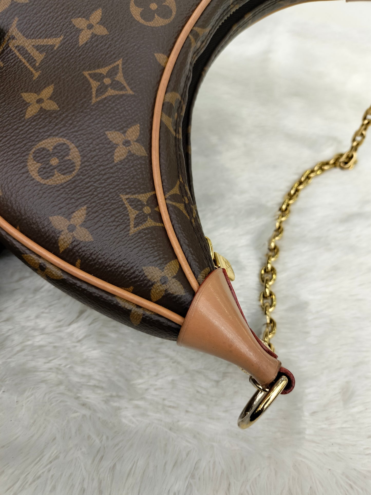 LV Loop Monogram (CHIP)