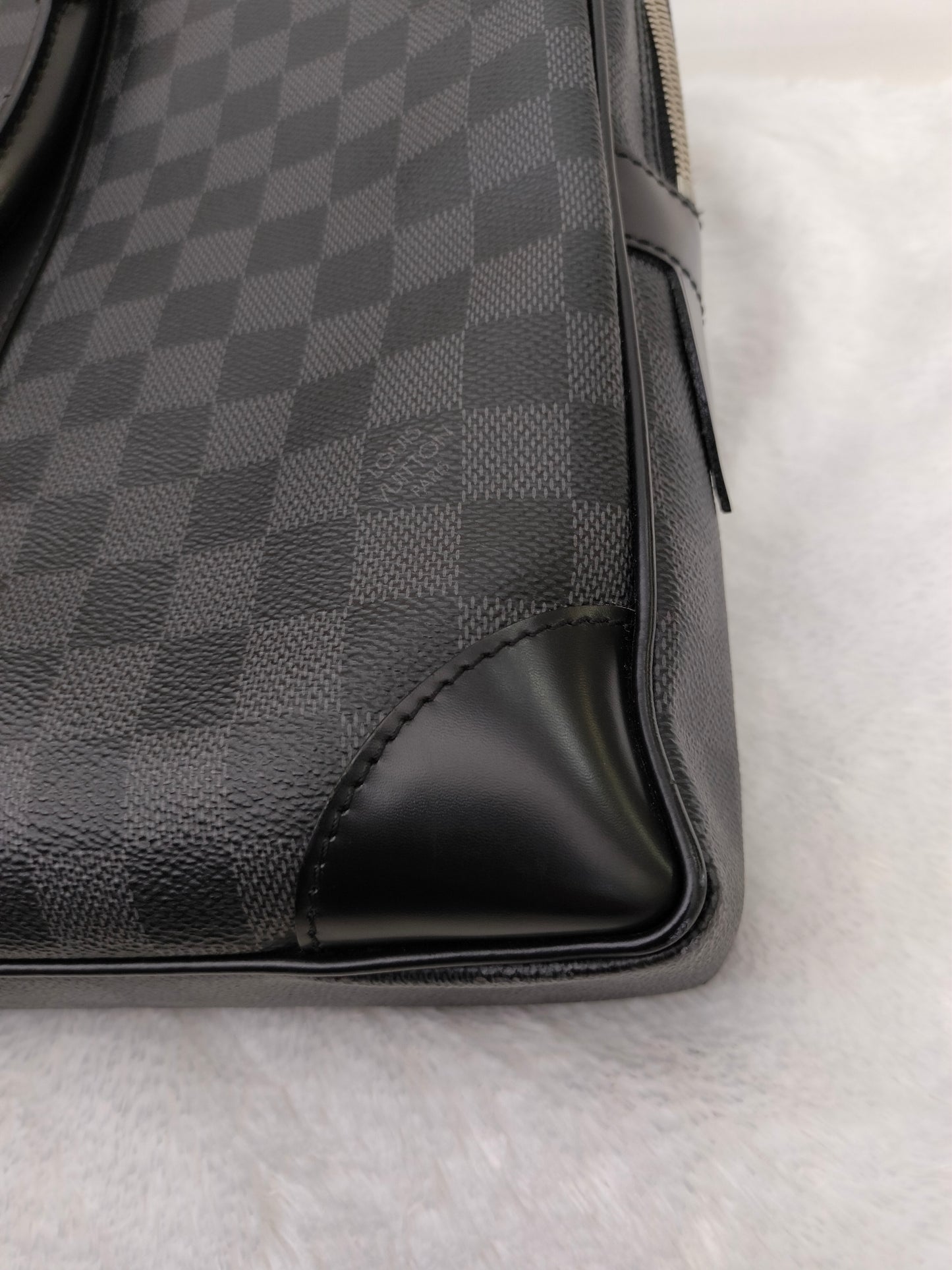 LV PDV Graphite 2016