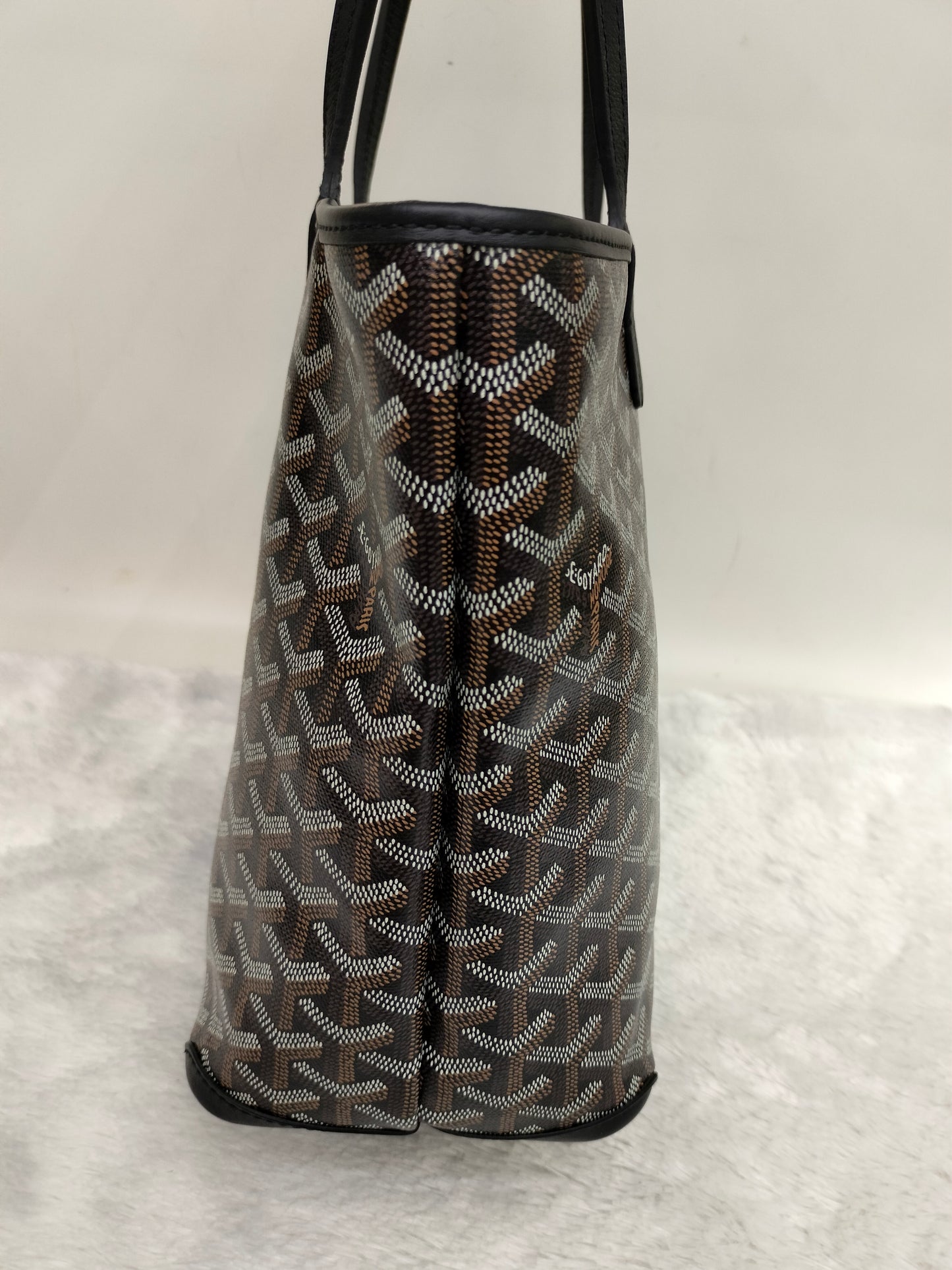 *Excellent Condition* Goyard Artois PM Noir 2024