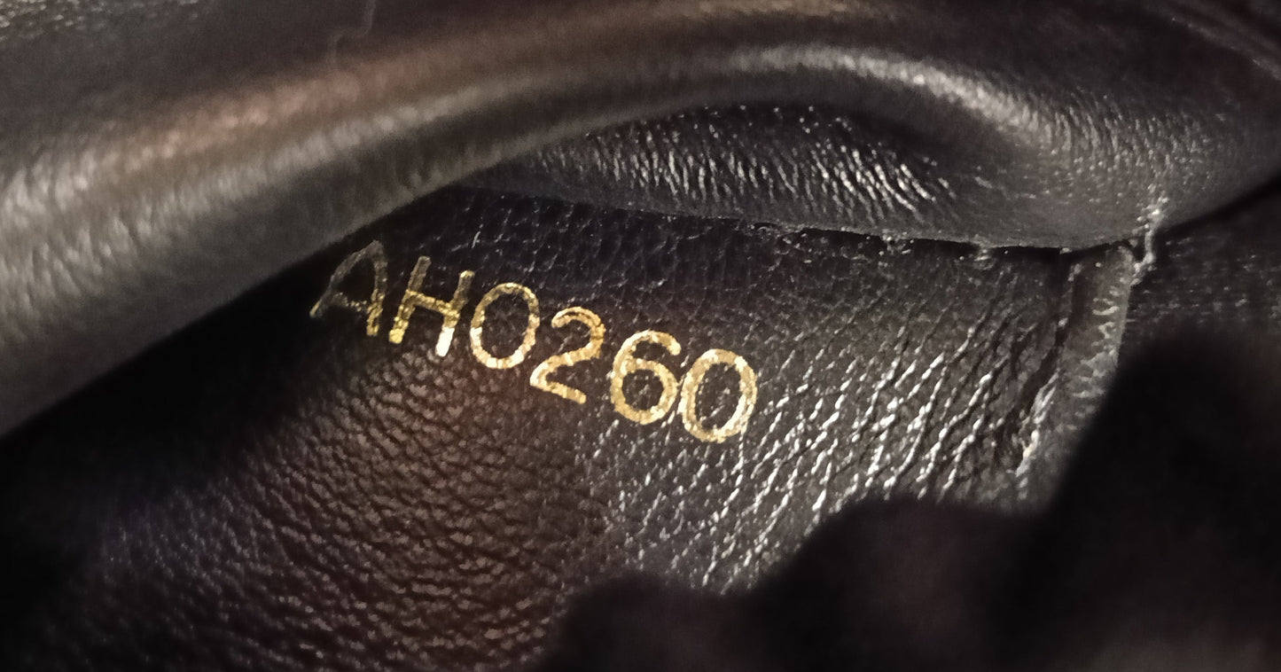 LV Capucines Mini Taurillon Black 2020