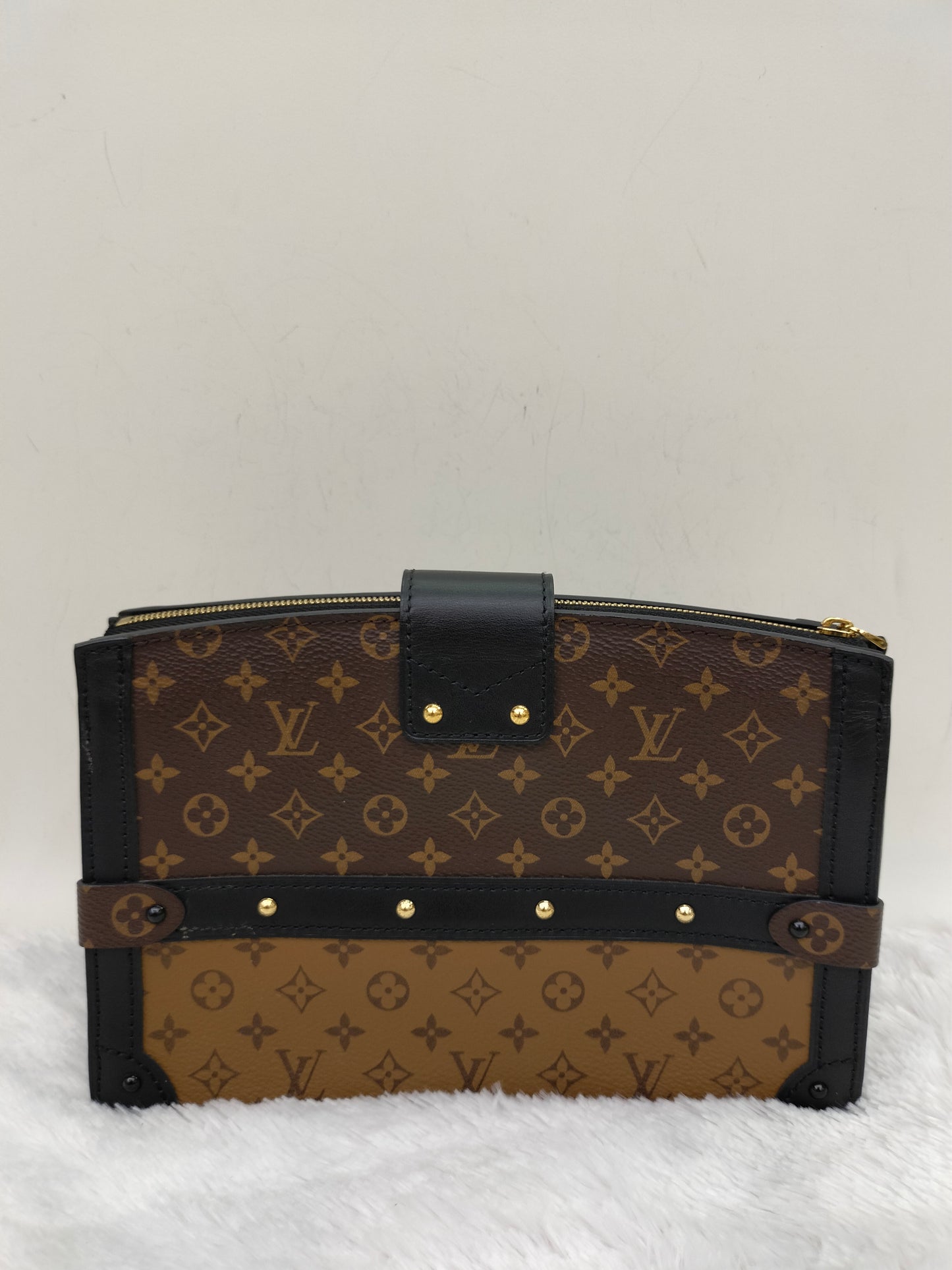 LV Trunk Clutch Monogram Reverse 2018