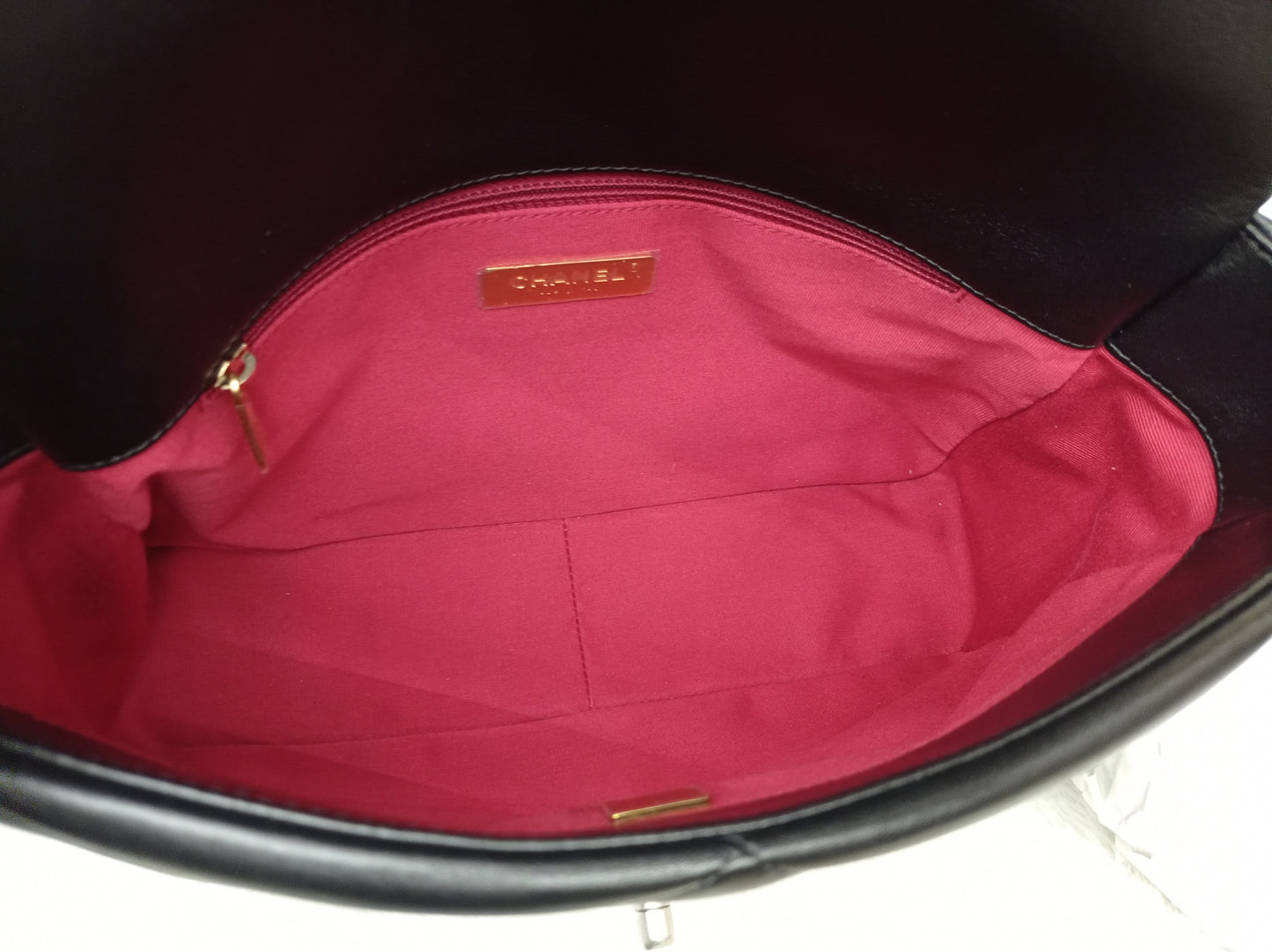 *Neverbeen Used* Chanel C19 Large Black (CHIP)