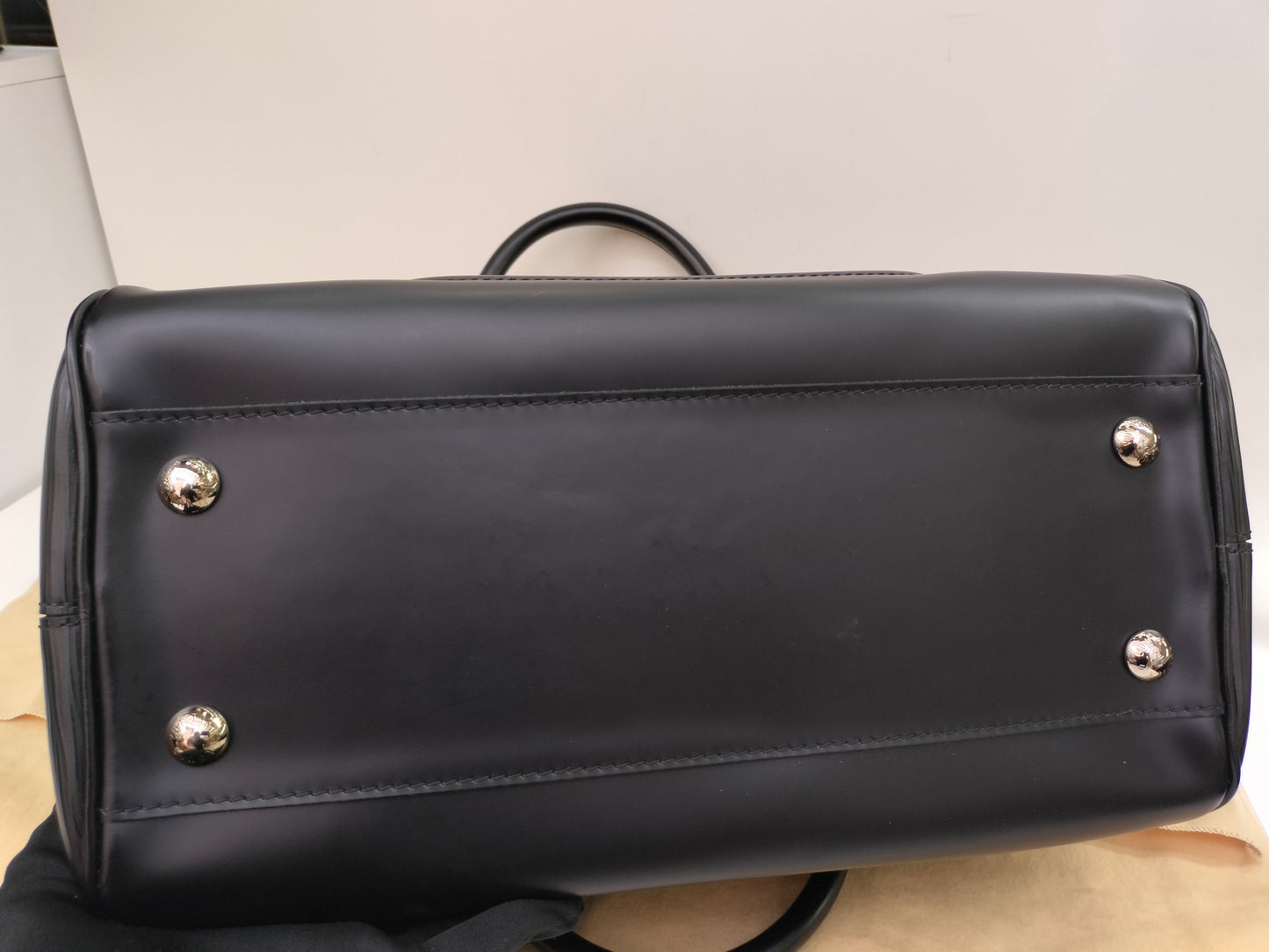 LV Bowling Montaigne PM Epi Noir 2006