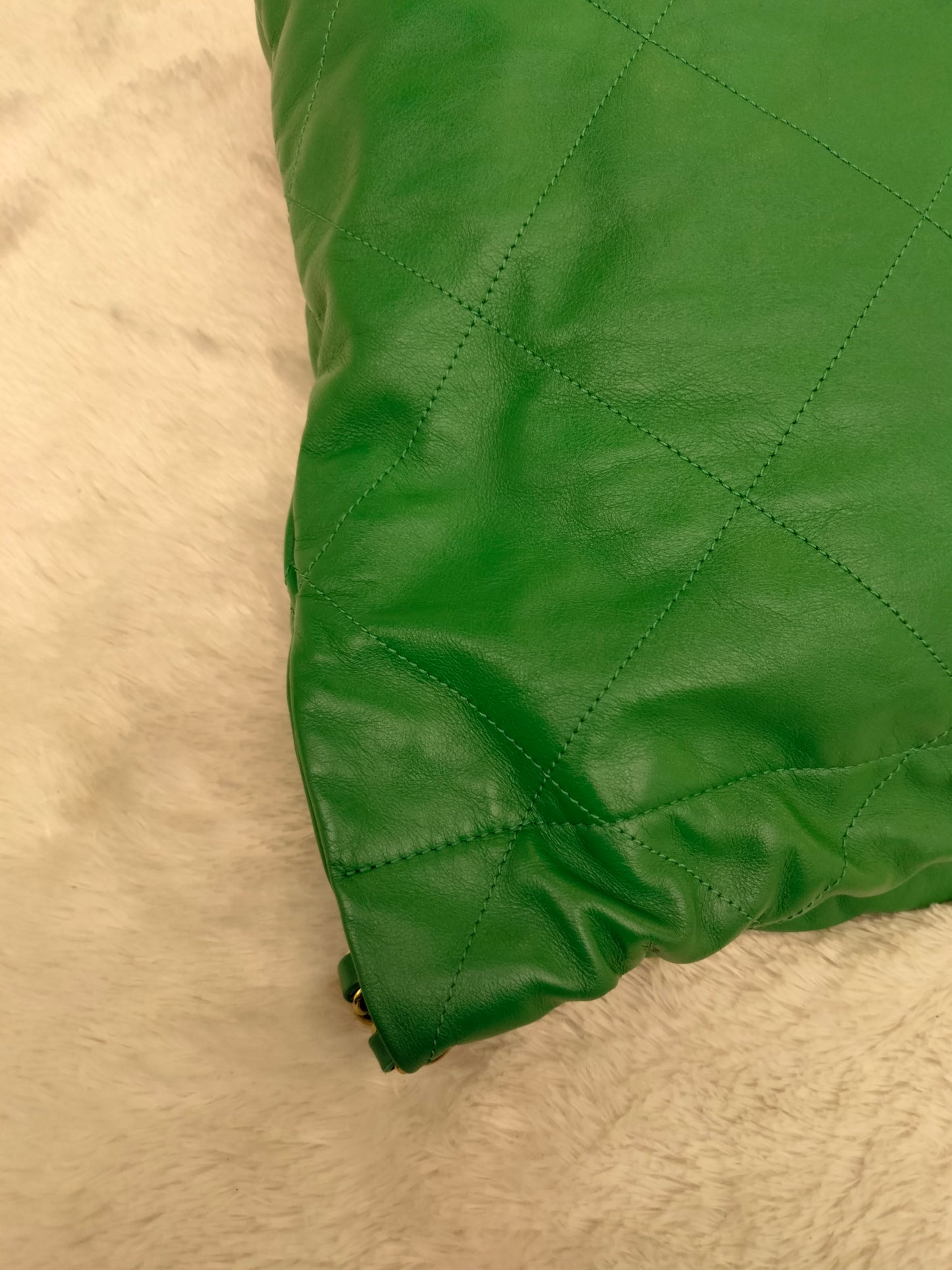 *Neverbeen Used* Chanel C22 Medium Calfskin Green GHW (CHIP)
