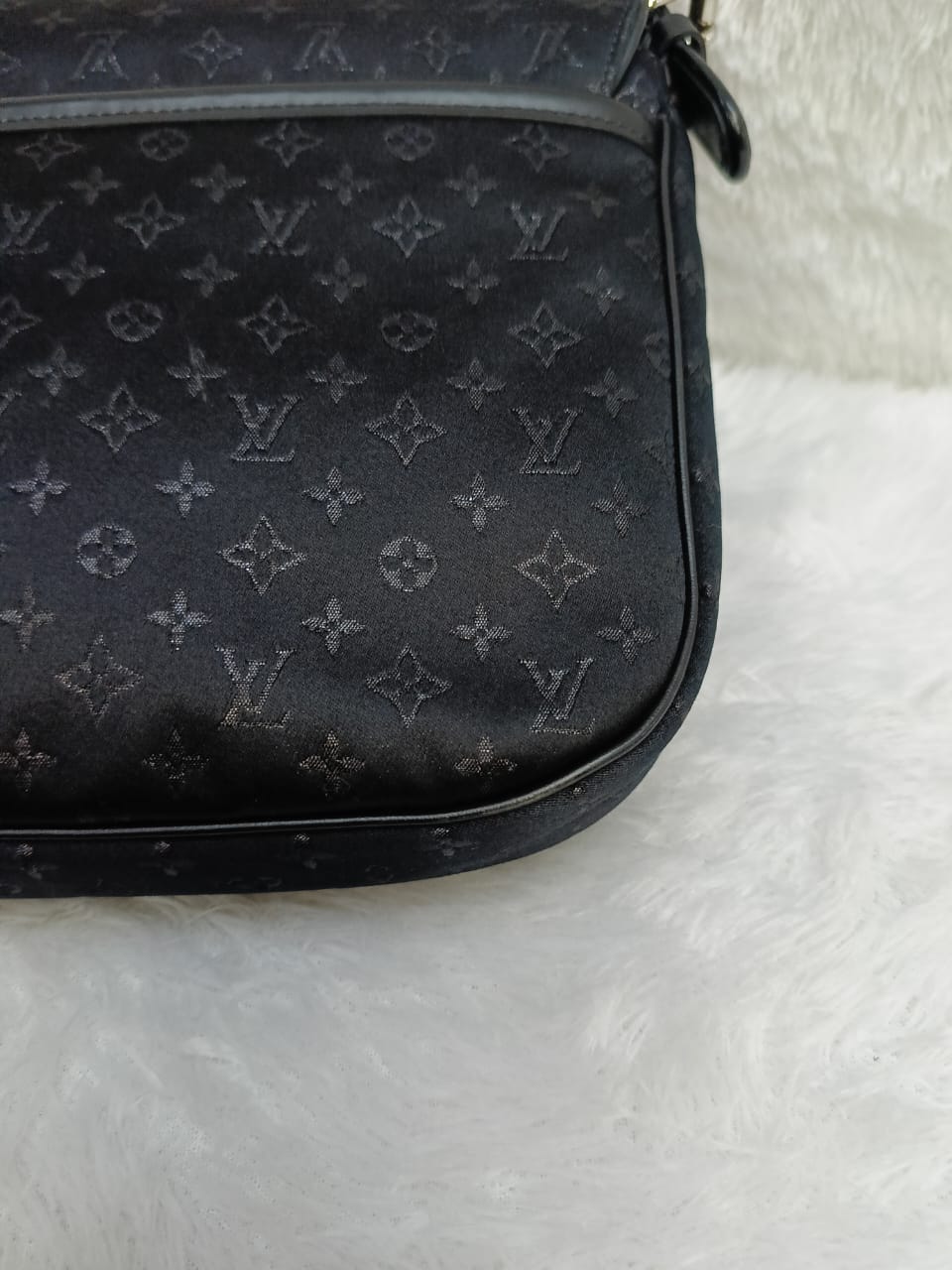 LV Conte de Fees Musette Black Silk Monogram 2002