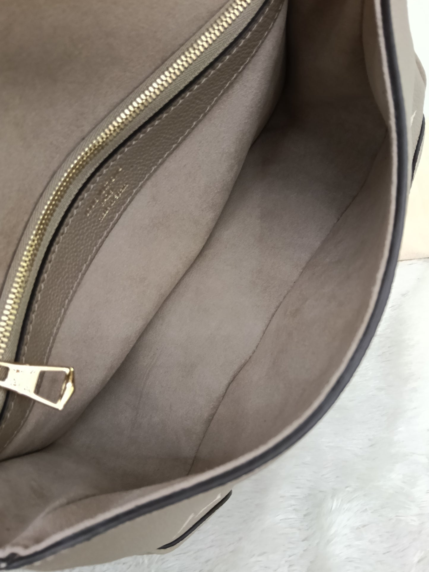 LV Diane PM ST NM Monogram Empreinte Giant Tourterelle Creme 2025 (CHIP)