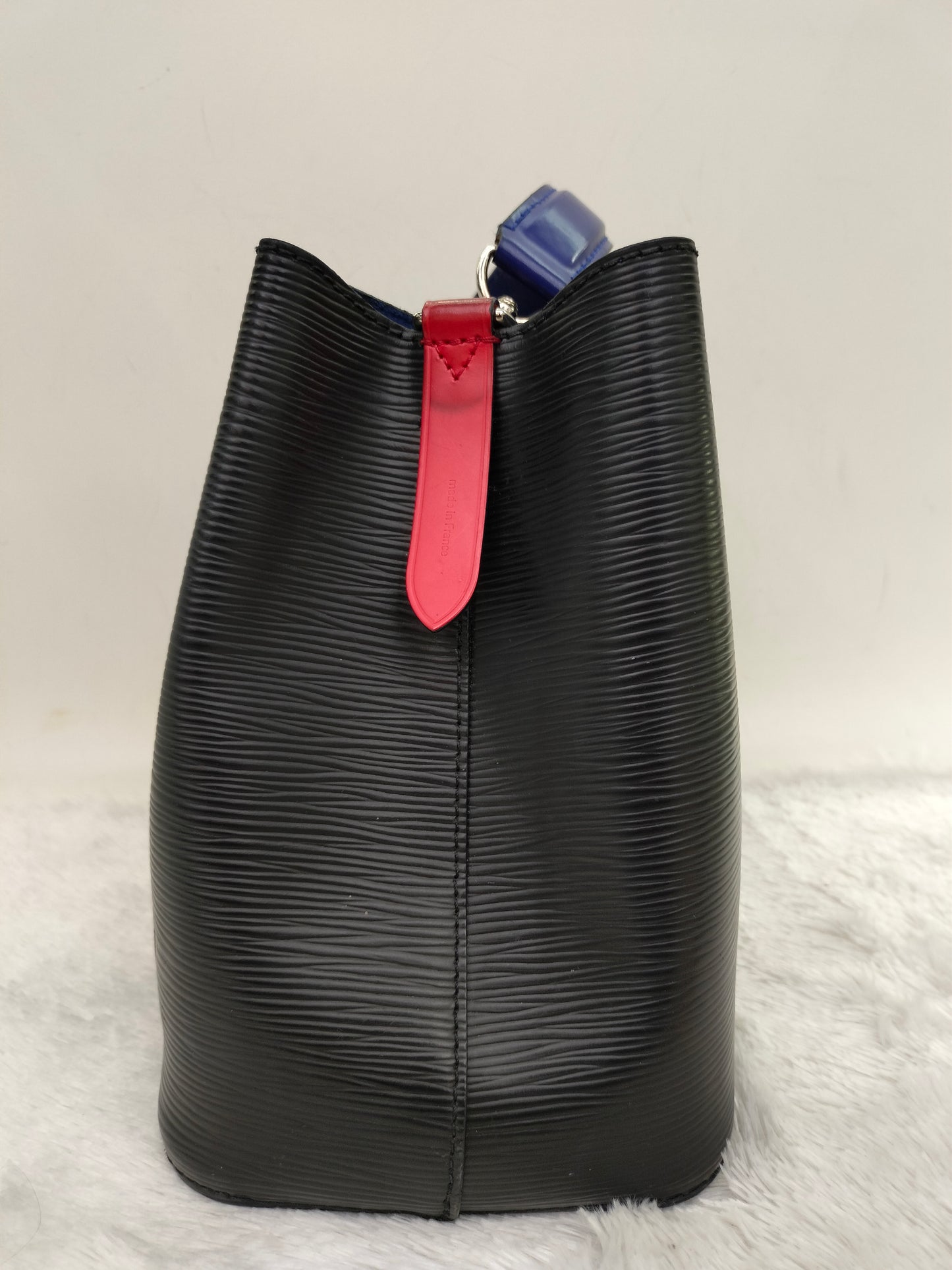 LV Neo Noe BB Epi Black Red Blue Safran 2019