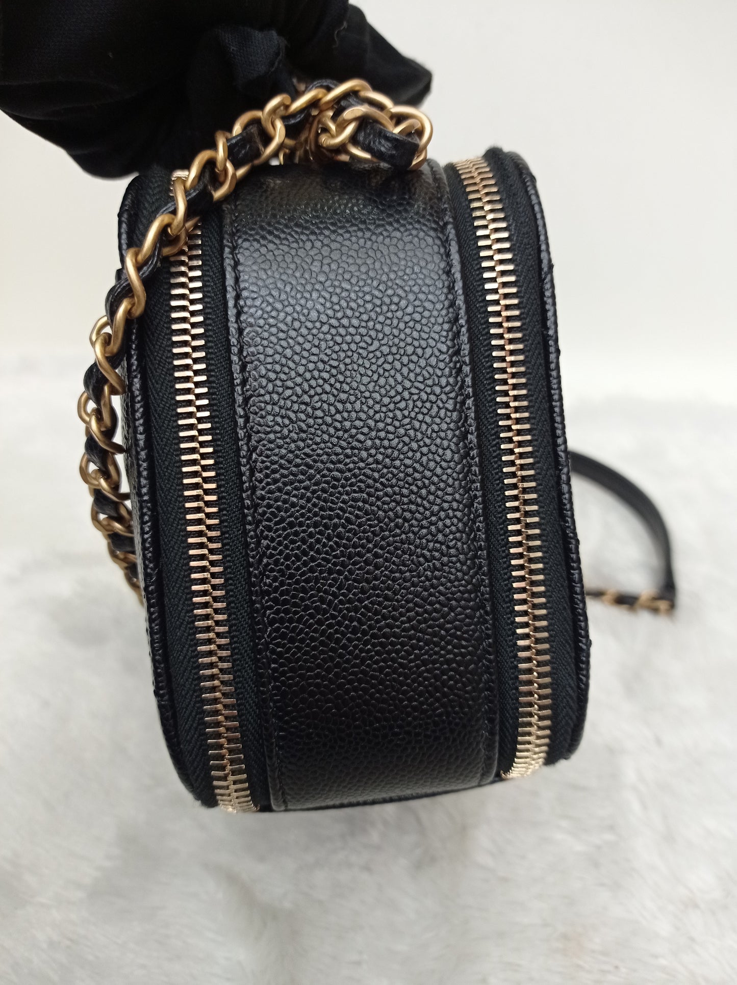 *Neverbeen Used* Chanel Pick Me Up Vanity Case Small Caviar Black GHW (CHIP)
