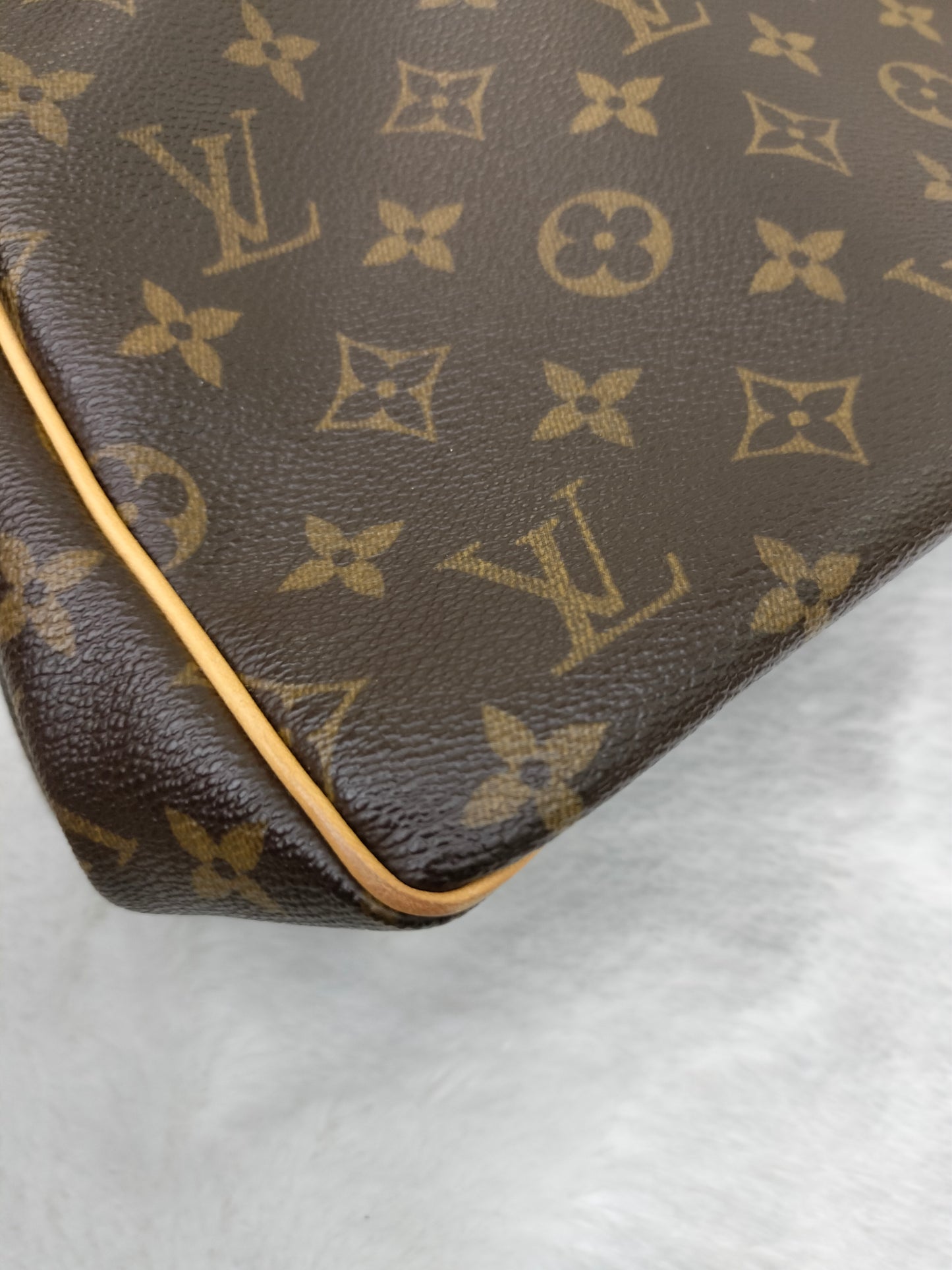 *Good Condition*
LV Batignoles PM Monogram