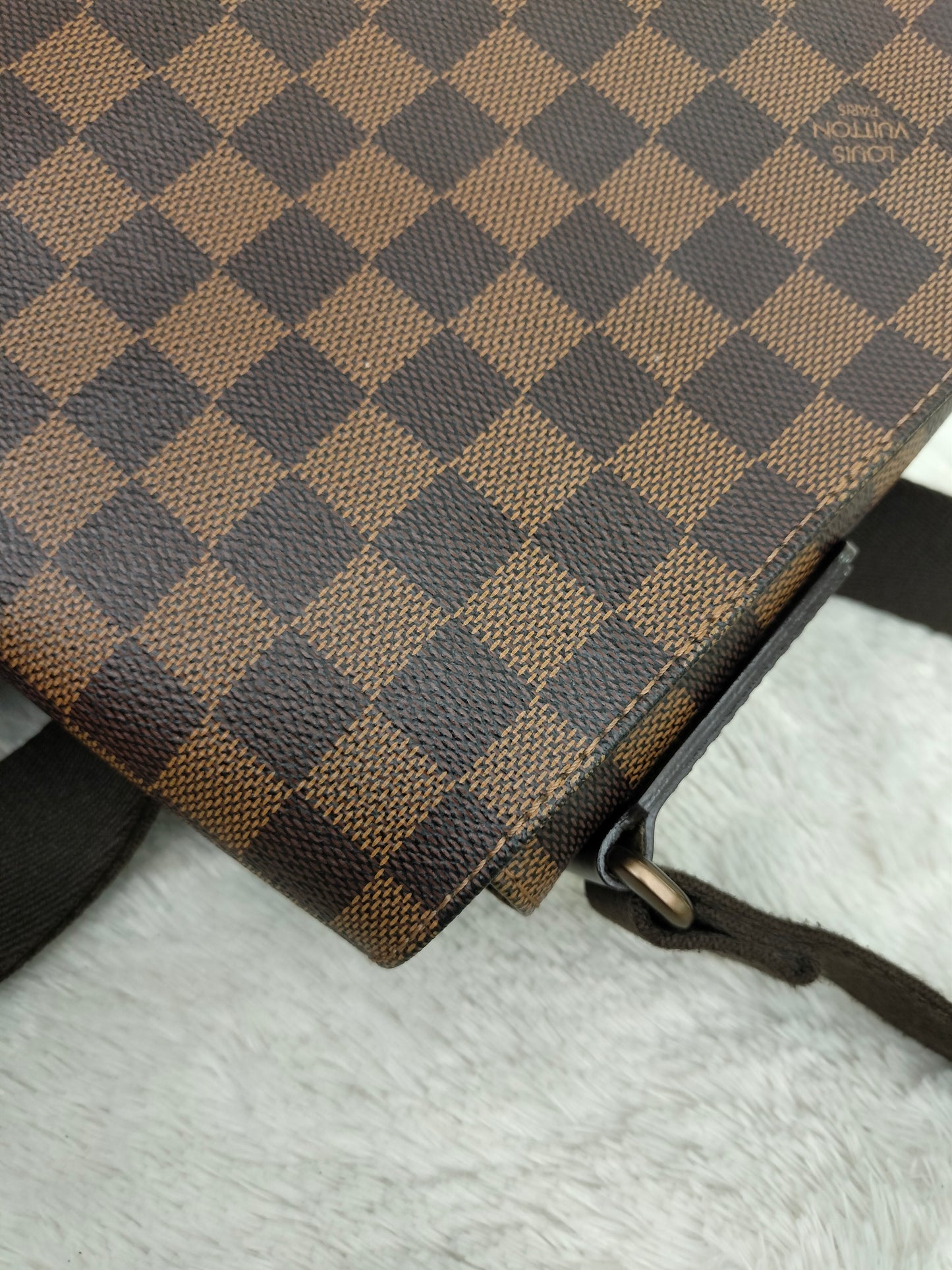 LV District PM Damier