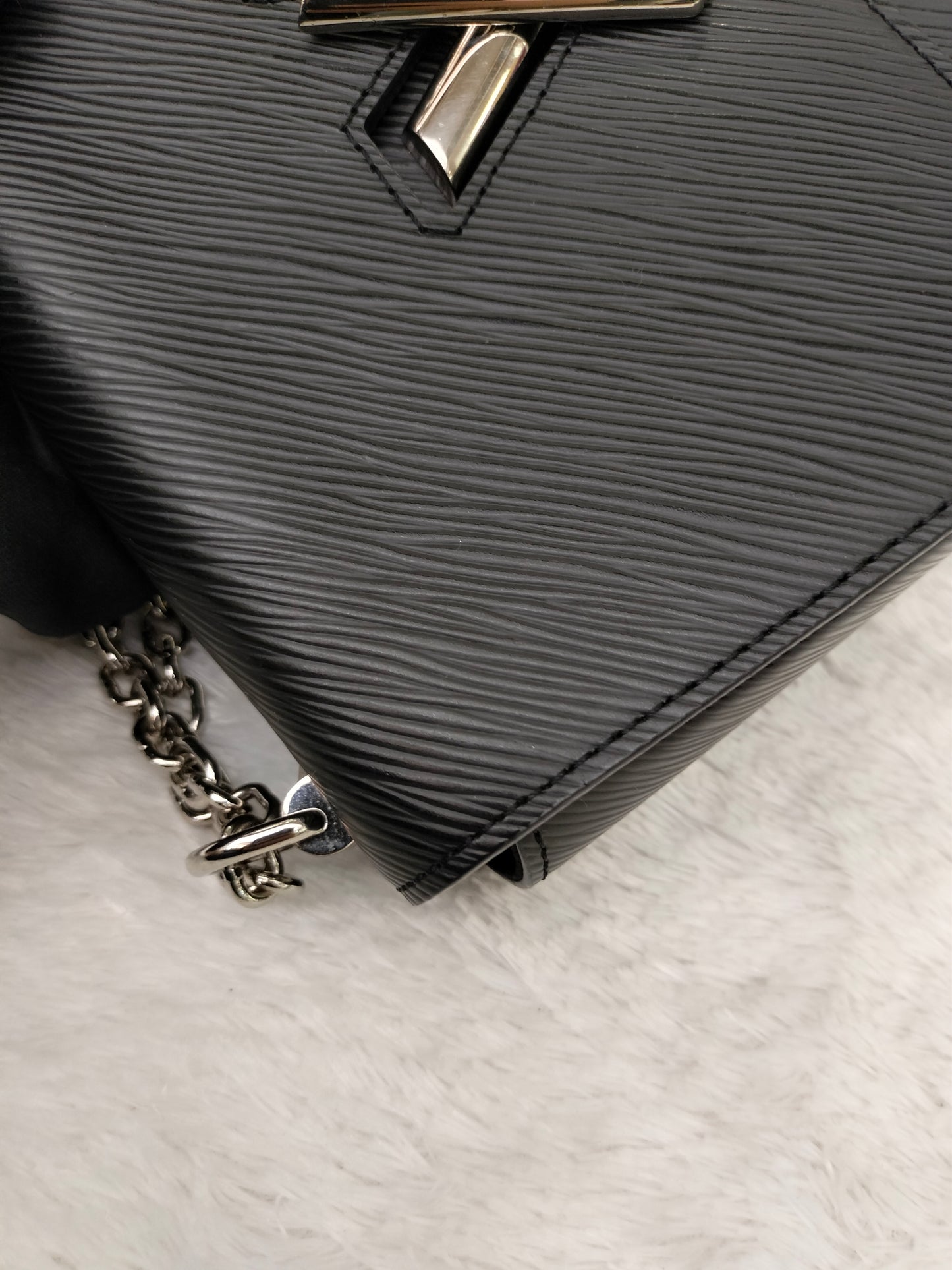 LV Twist MM Epi Noir 2018