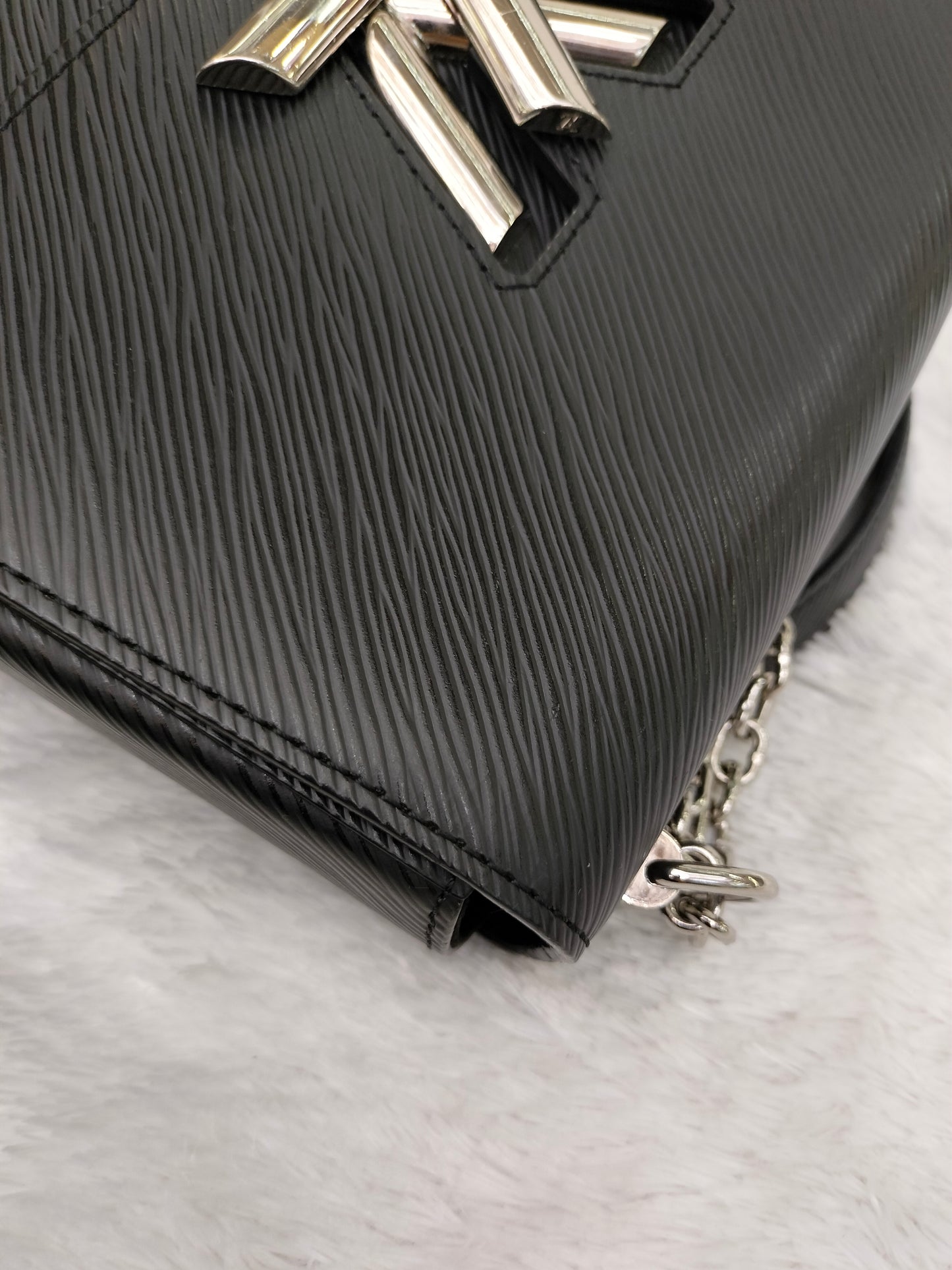 LV Twist MM Epi Noir 2018