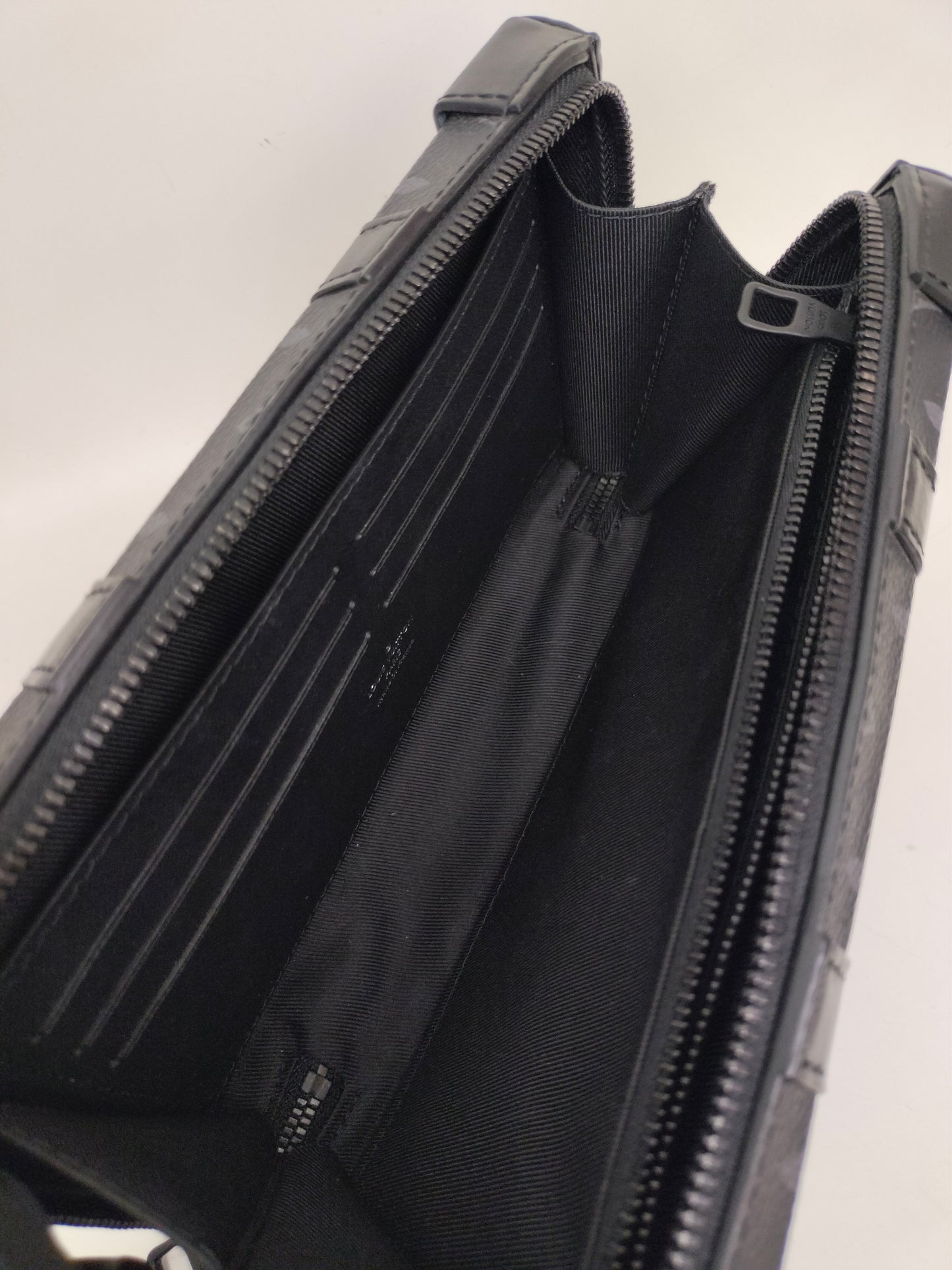 LV Soft Trunk Wallet Monogram Eclipse (CHIP)