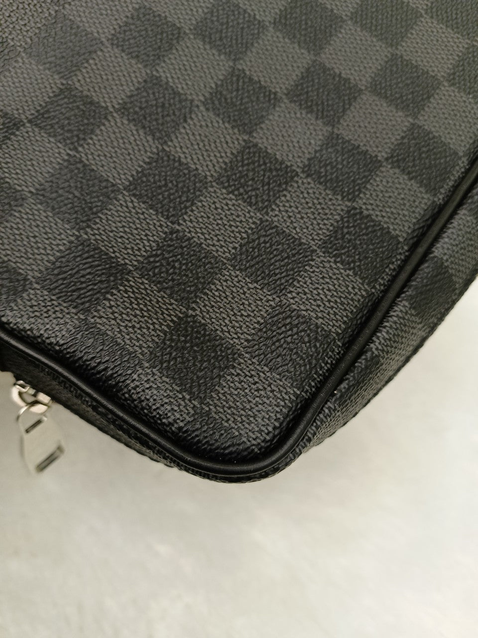 LV Kasai Clutch Graphite 2018