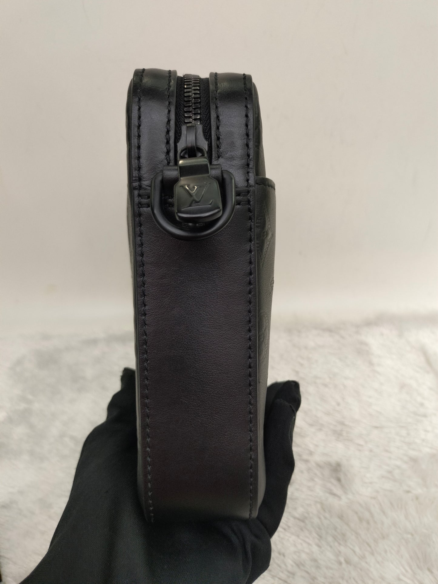 LV Duo Messenger Monogram Shadow Noir (CHIP)
