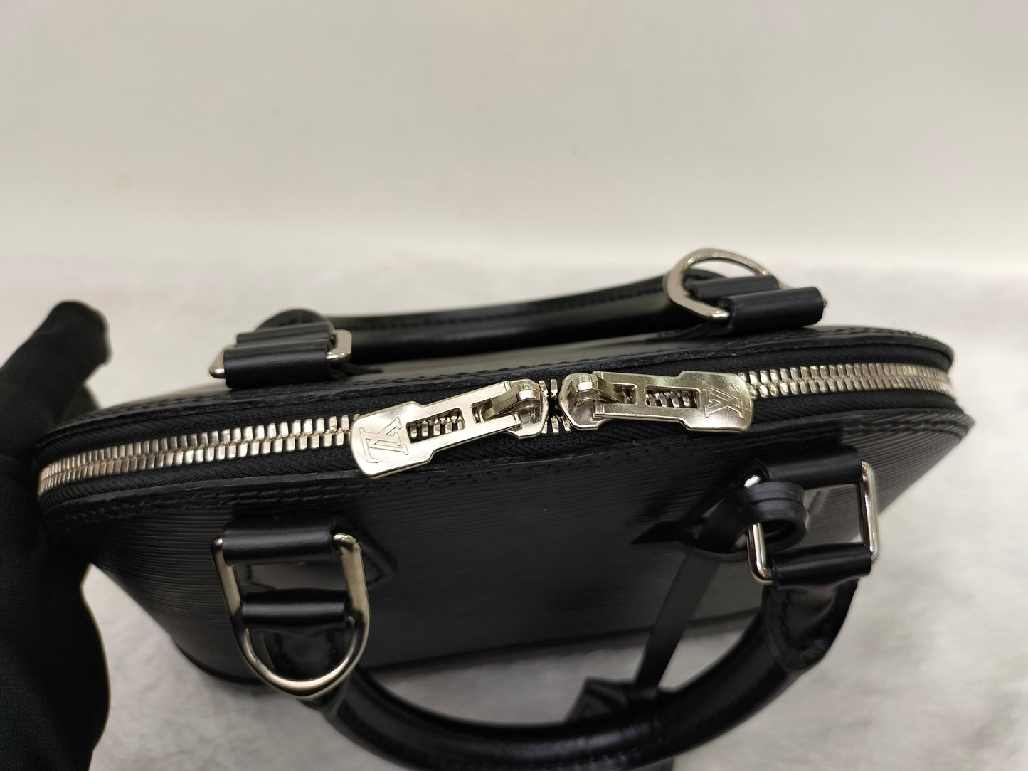 LV Alma BB Epi Noir 2020