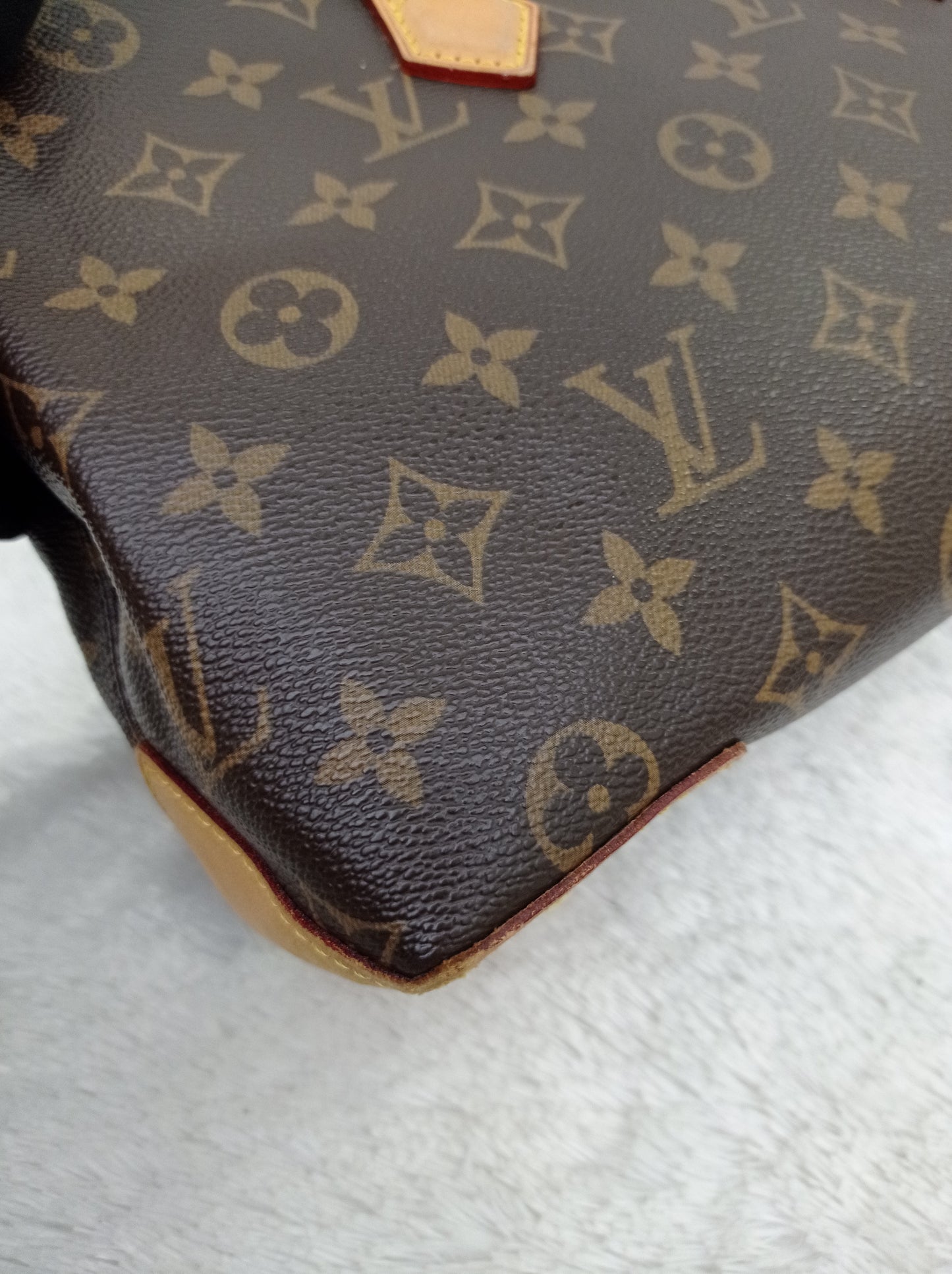 LV Wilshire PM Monogram