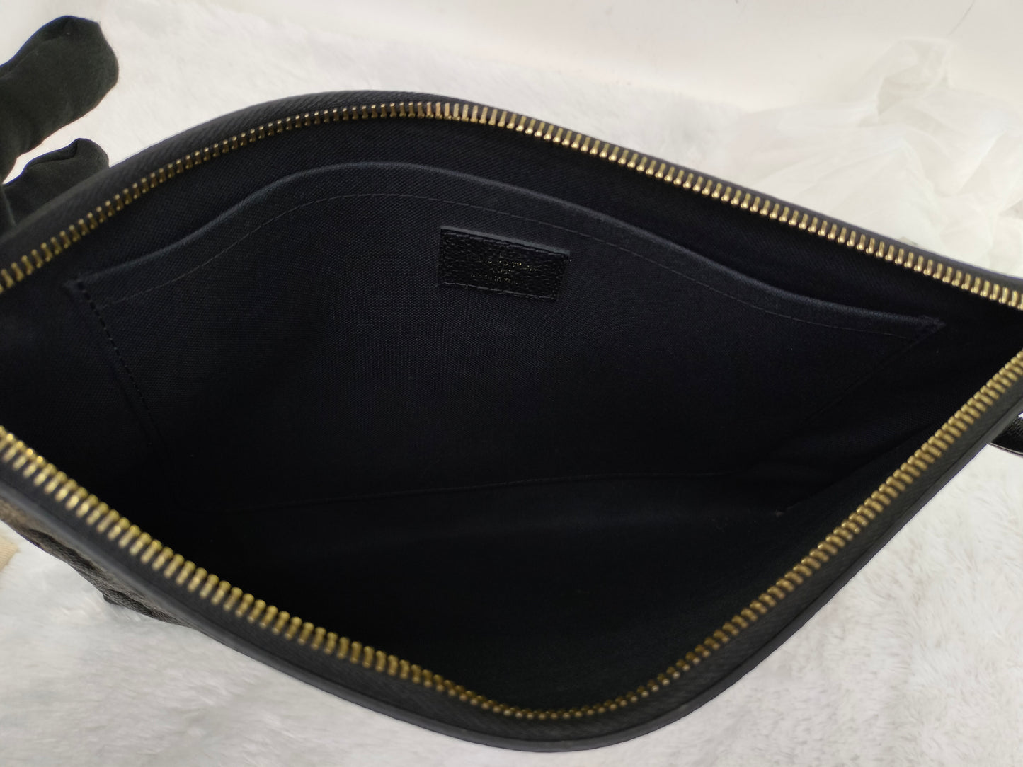 LV Daily Pouch Monogram Empreinte Noir (CHIP)