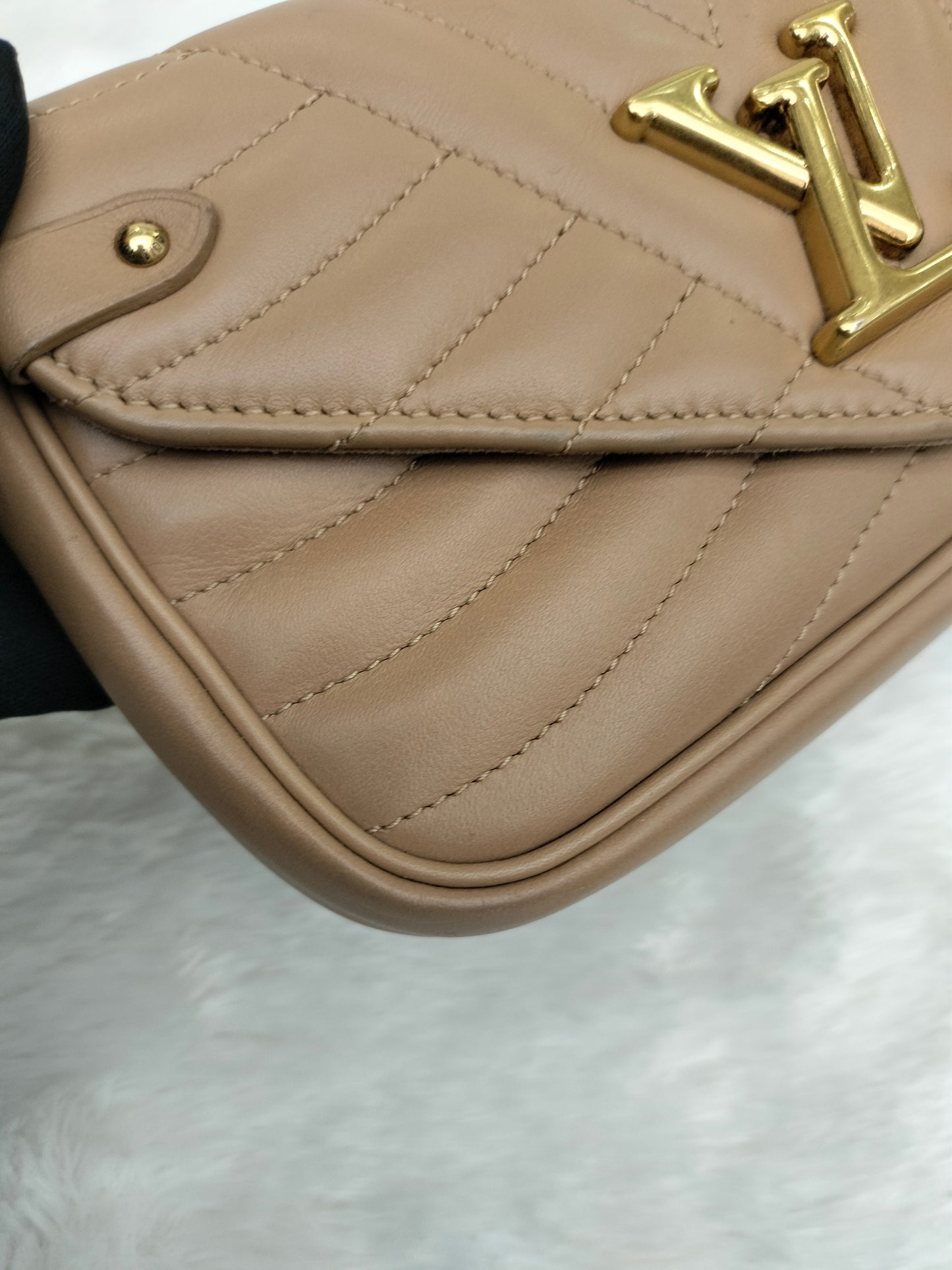 LV Pochette Chain LV New Wave Noisette 2019