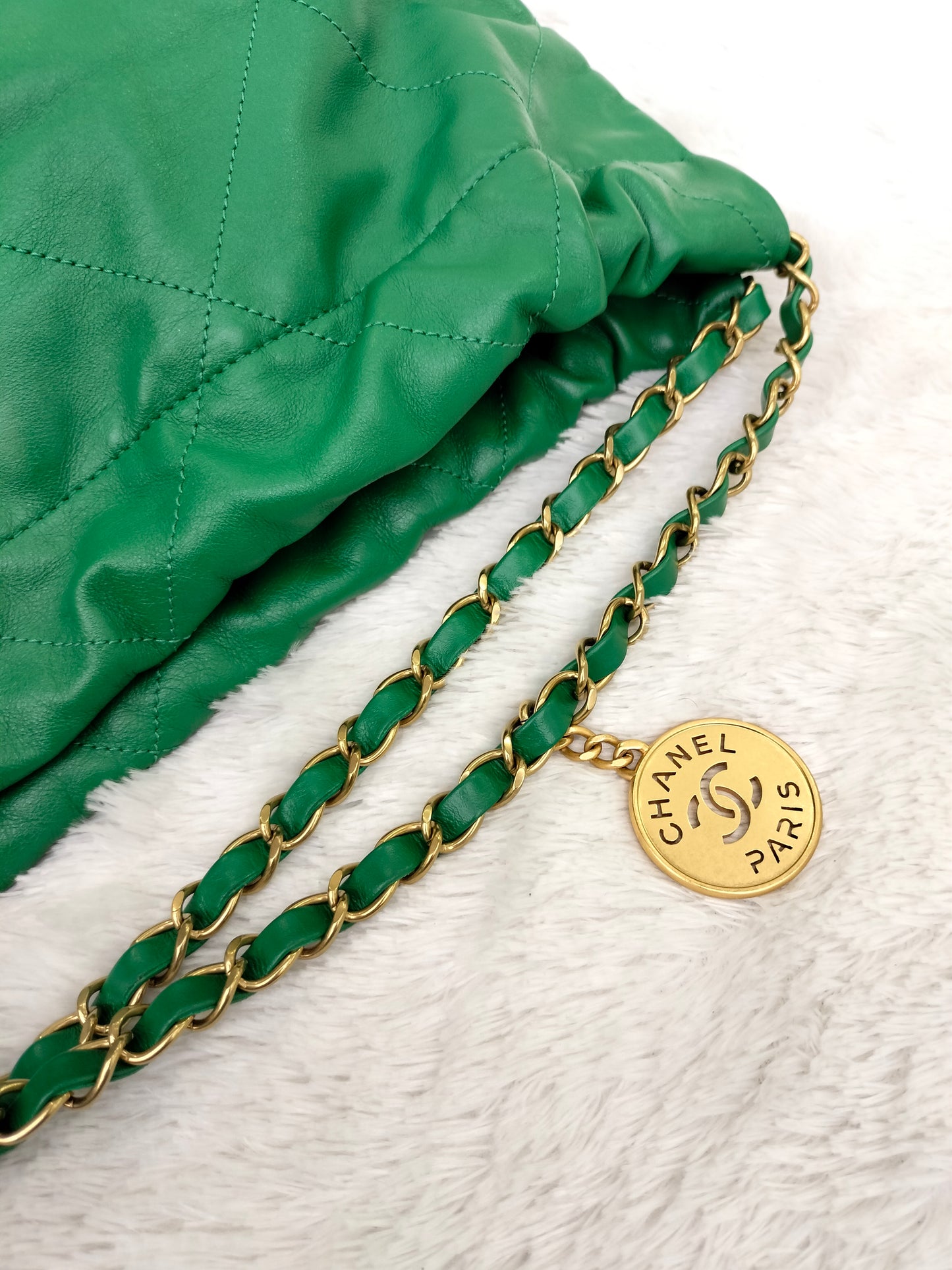 *Neverbeen Used* Chanel C22 Medium Calfskin Green GHW (CHIP)