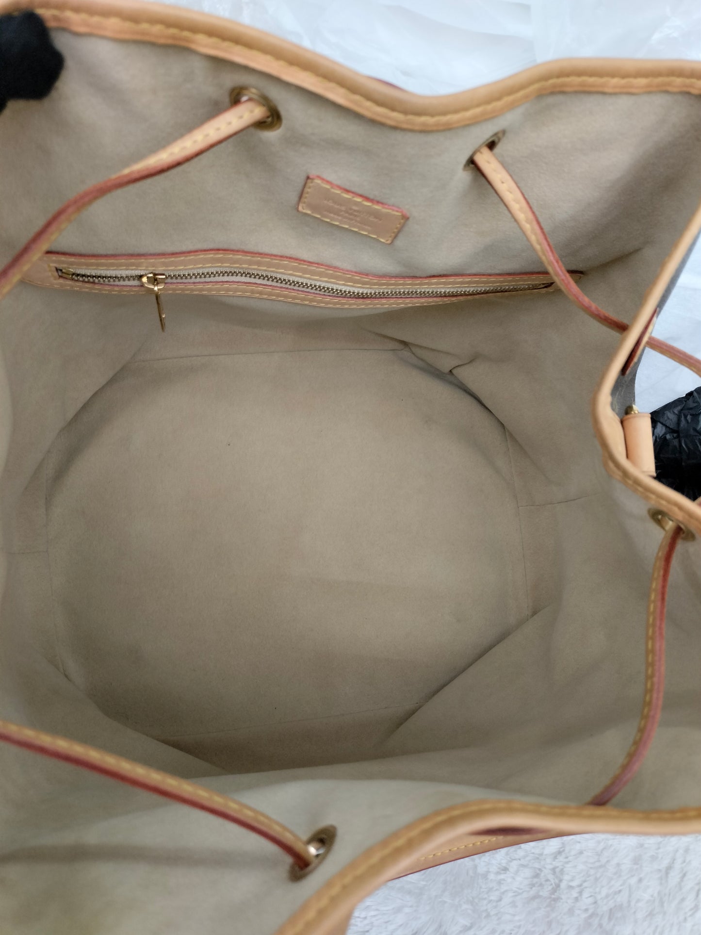 LV Neo Monogram 2010