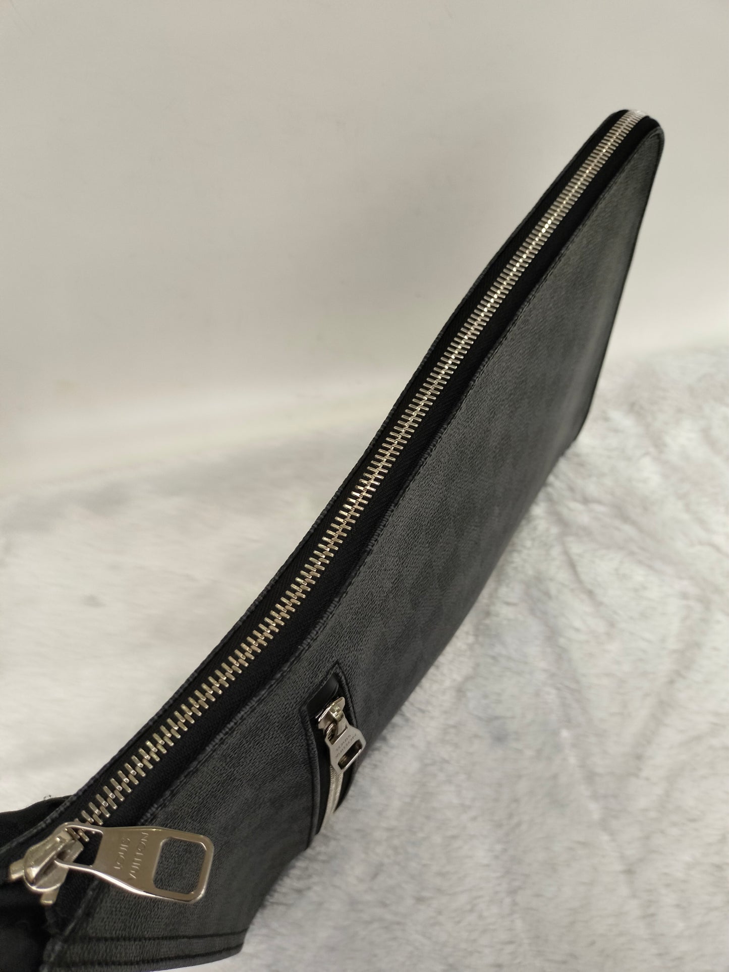 LV Porte Document Portfolio Graphite 2013