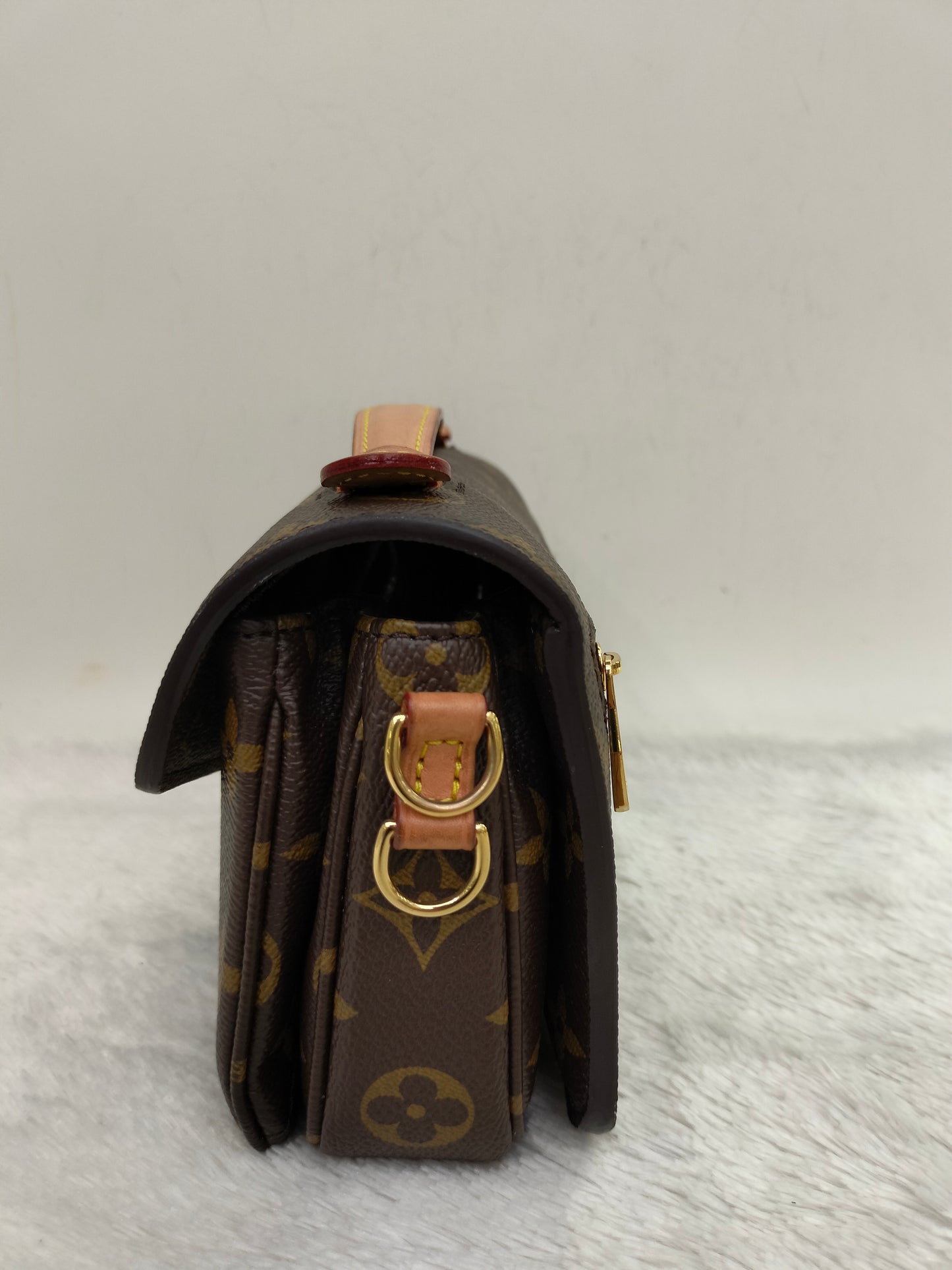 LV Pochette Metis East West Monogram 2023 (CHIP)